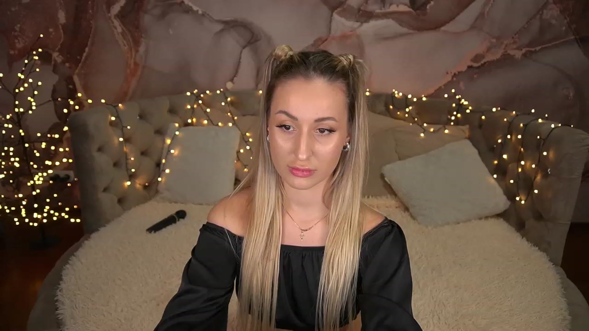 Gallery image thumbnail from LiaBrazzer's myfreecams stream on, 05/11/2023, 14:29 image 10 of 20