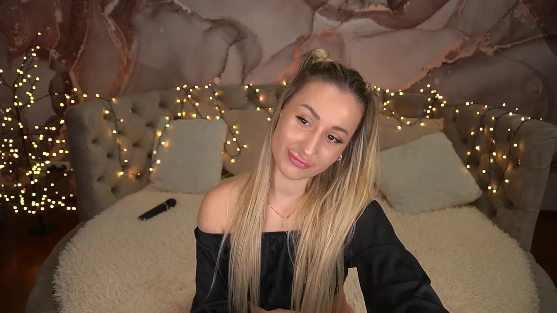 Gallery image thumbnail from LiaBrazzer's myfreecams stream on, 05/11/2023, 14:29 image 6 of 20