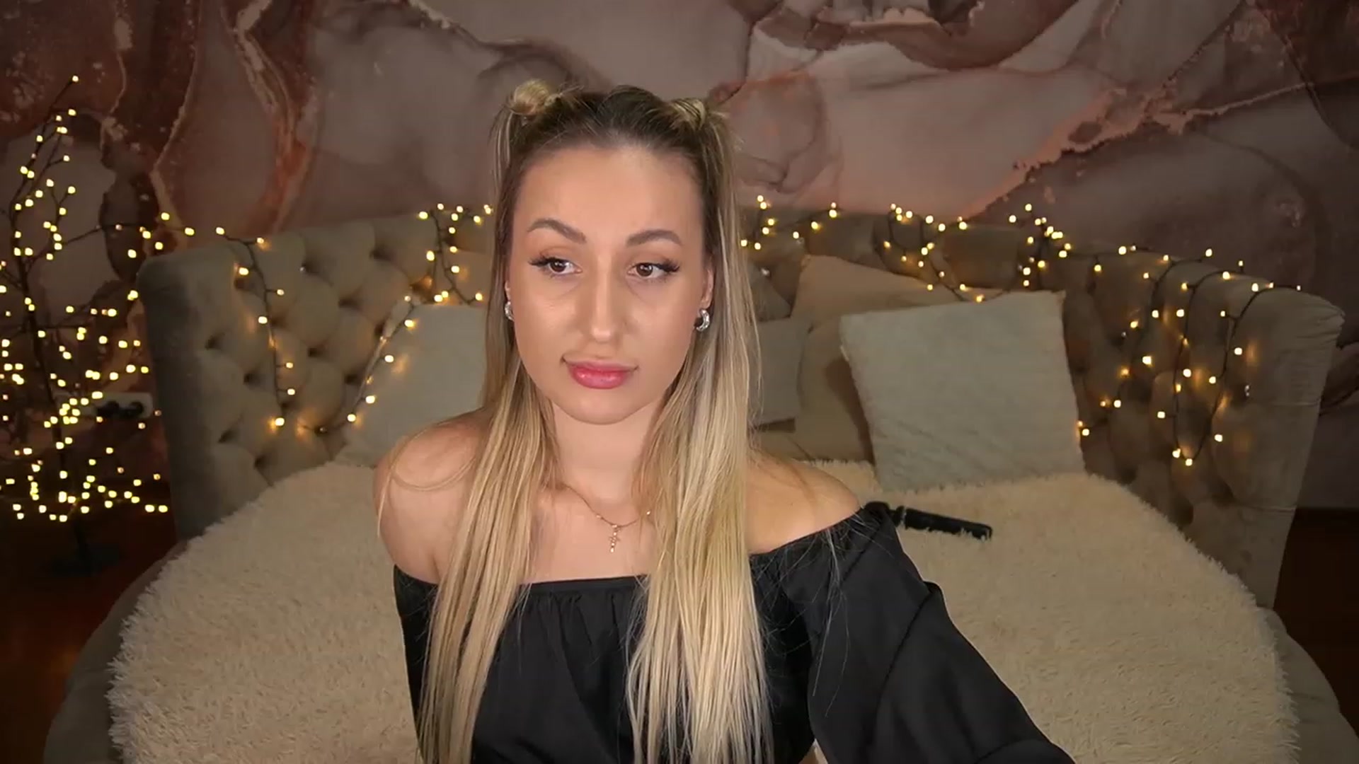 Gallery image thumbnail from LiaBrazzer's myfreecams stream on, 05/11/2023, 16:27 image 16 of 20