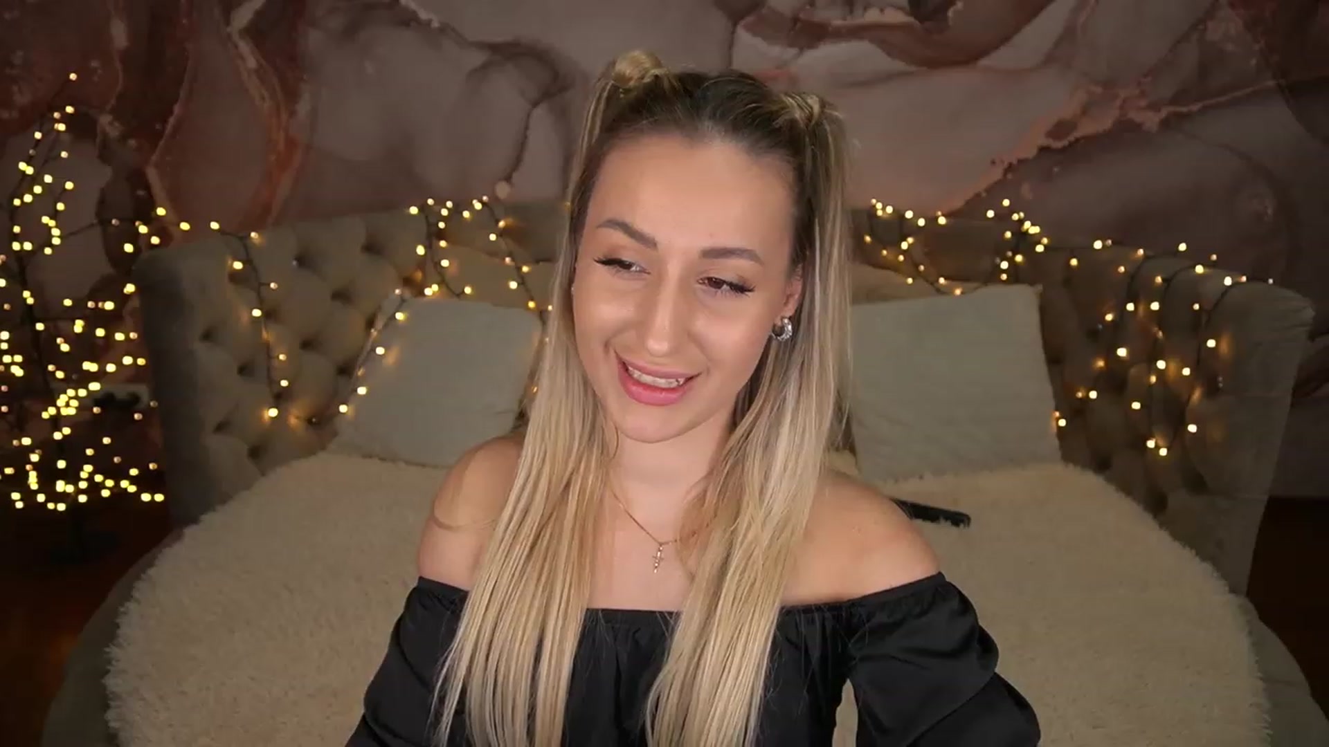 Gallery image thumbnail from LiaBrazzer's myfreecams stream on, 05/11/2023, 16:27 image 20 of 20