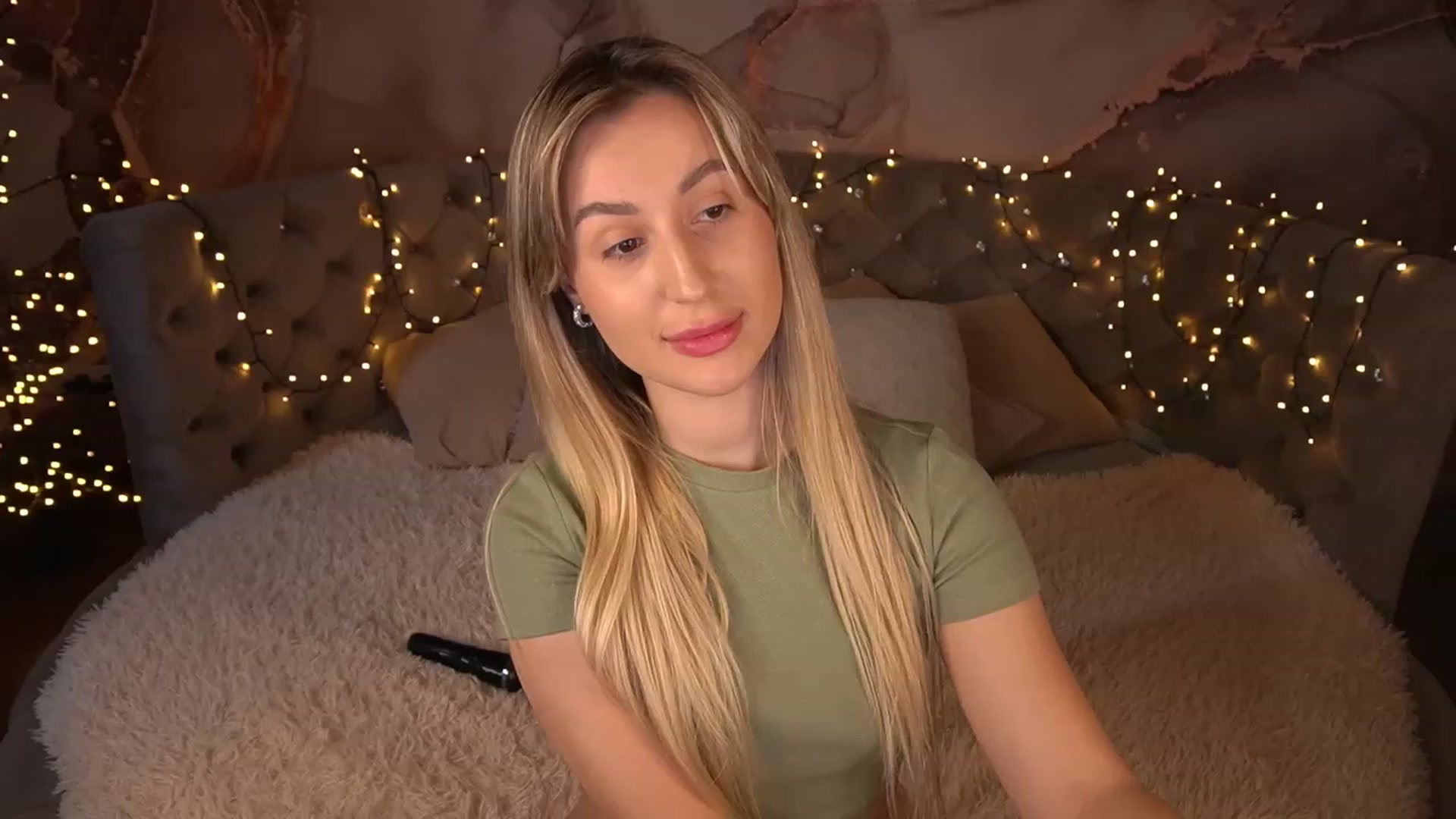 Gallery image thumbnail from LiaBrazzer's myfreecams stream on, 05/13/2023, 11:38 image 9 of 20