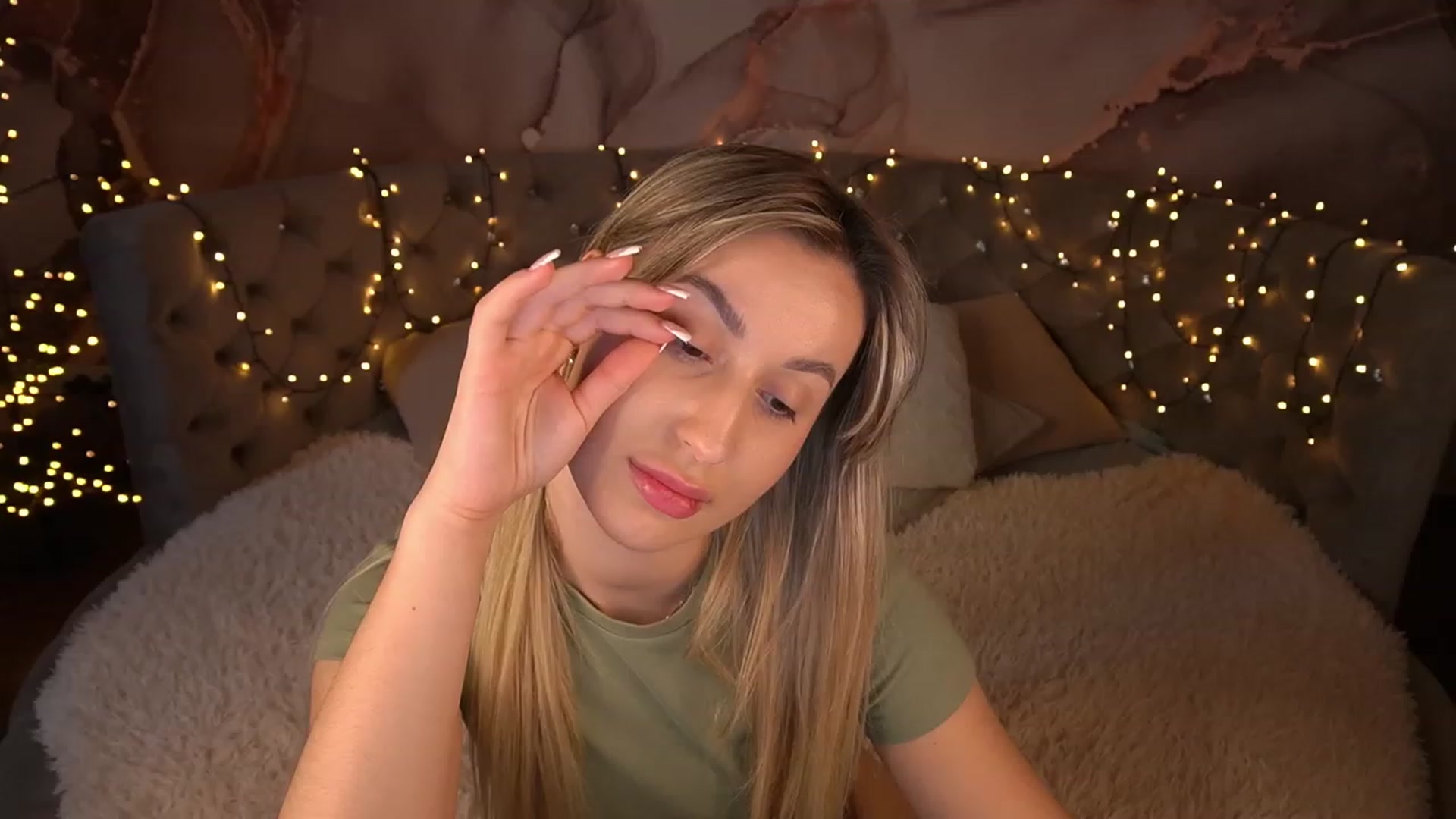 Gallery image thumbnail from LiaBrazzer's myfreecams stream on, 05/13/2023, 11:38 image 11 of 20