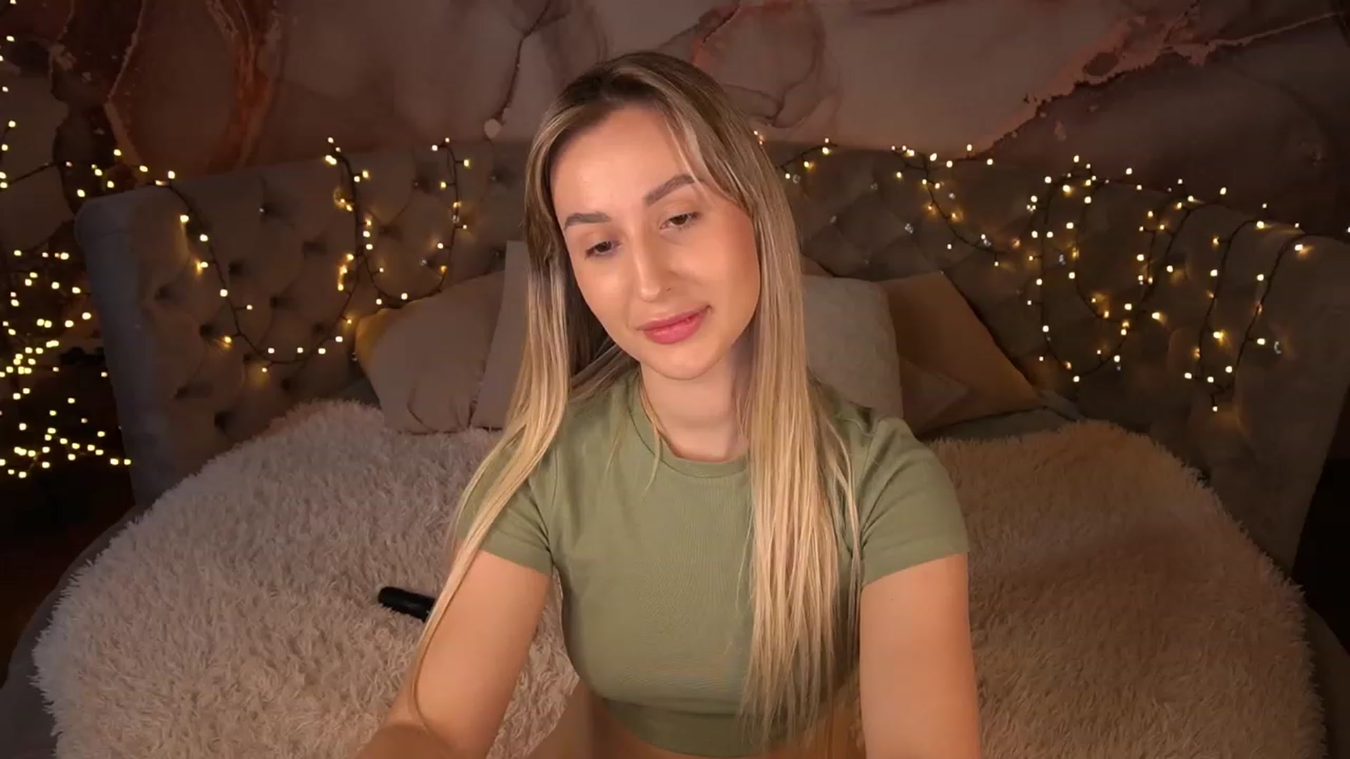 Gallery image thumbnail from LiaBrazzer's myfreecams stream on, 05/13/2023, 11:38 image 5 of 20