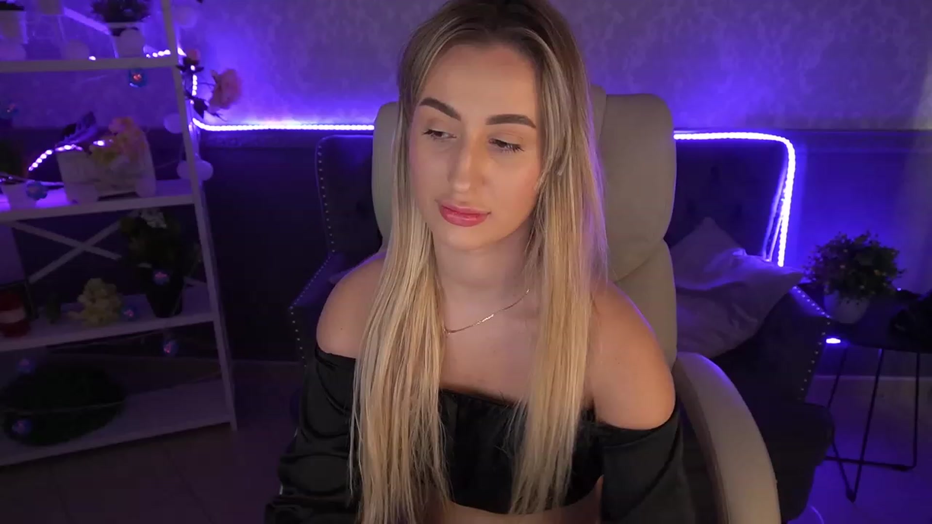 Gallery image thumbnail from LiaBrazzer's myfreecams stream on, 05/14/2023, 15:12 image 14 of 20