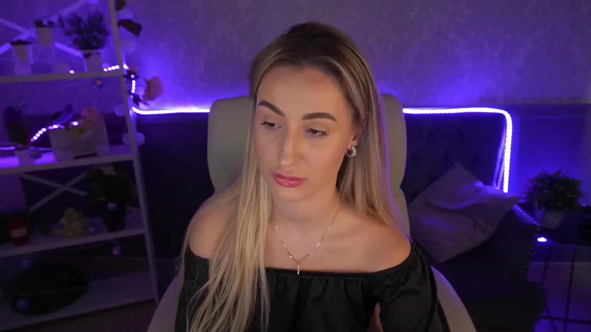 Gallery image thumbnail from LiaBrazzer's myfreecams stream on, 05/14/2023, 15:12 image 6 of 20