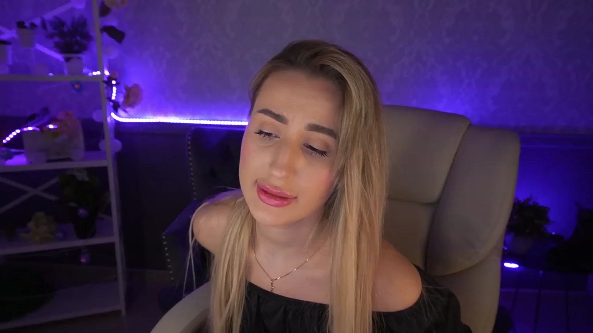 Gallery image thumbnail from LiaBrazzer's myfreecams stream on, 05/14/2023, 18:34 image 14 of 20