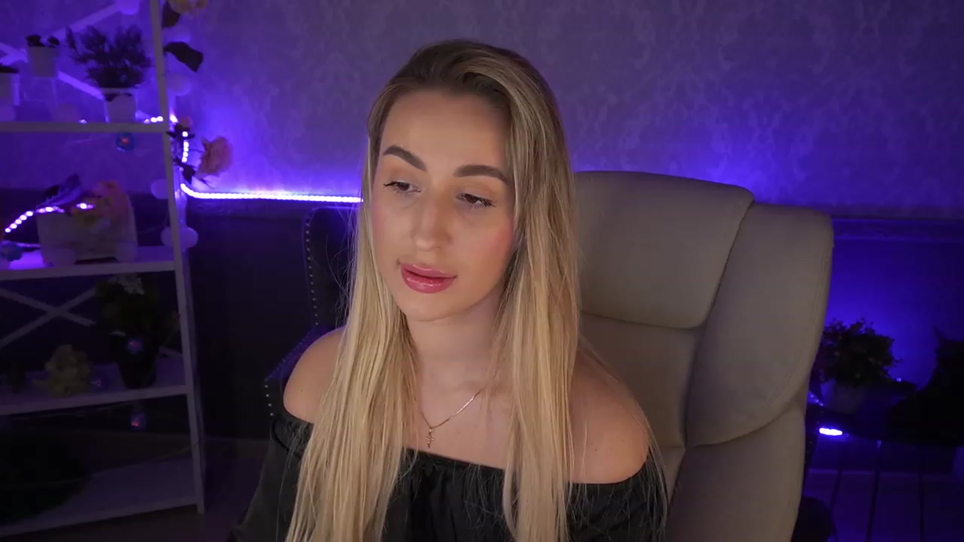 Gallery image thumbnail from LiaBrazzer's myfreecams stream on, 05/14/2023, 18:34 image 5 of 20