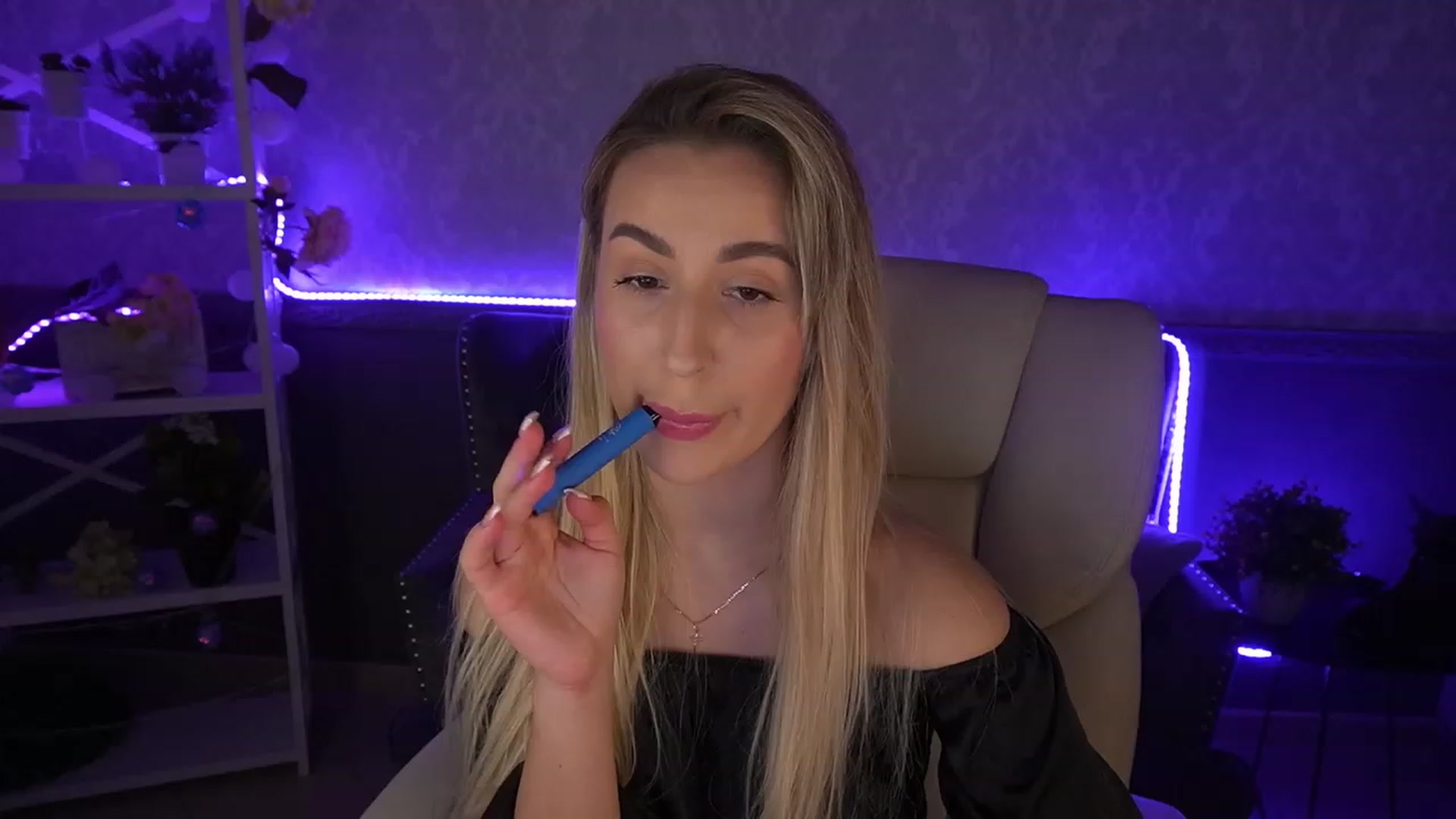Gallery image thumbnail from LiaBrazzer's myfreecams stream on, 05/14/2023, 18:34 image 8 of 20