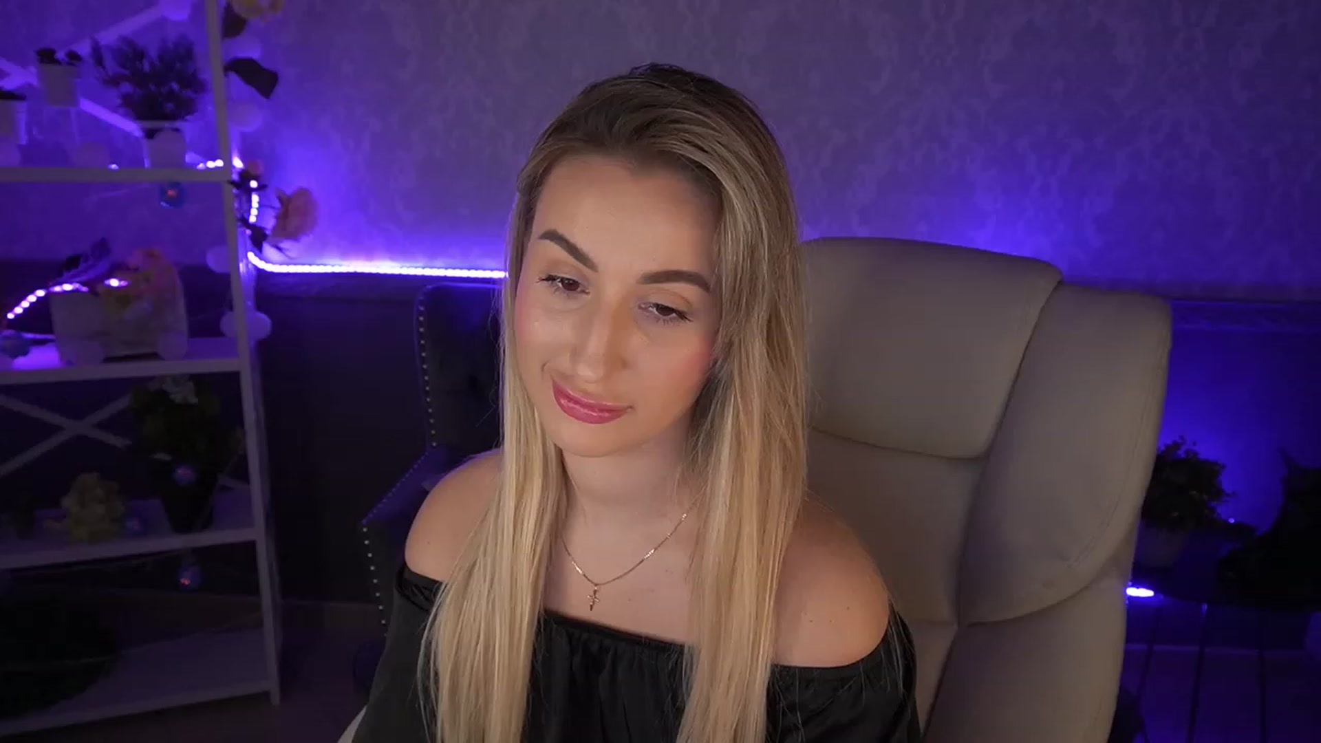 Gallery image thumbnail from LiaBrazzer's myfreecams stream on, 05/14/2023, 18:34 image 13 of 20