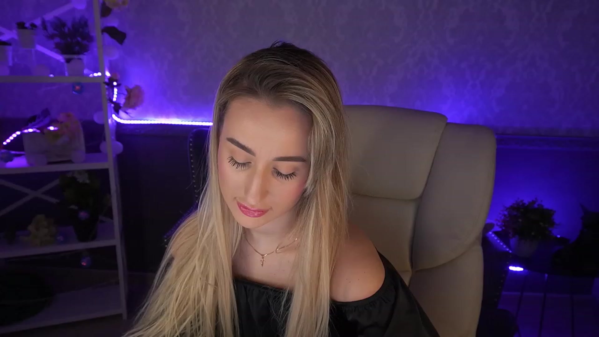 Gallery image thumbnail from LiaBrazzer's myfreecams stream on, 05/14/2023, 18:34 image 1 of 20