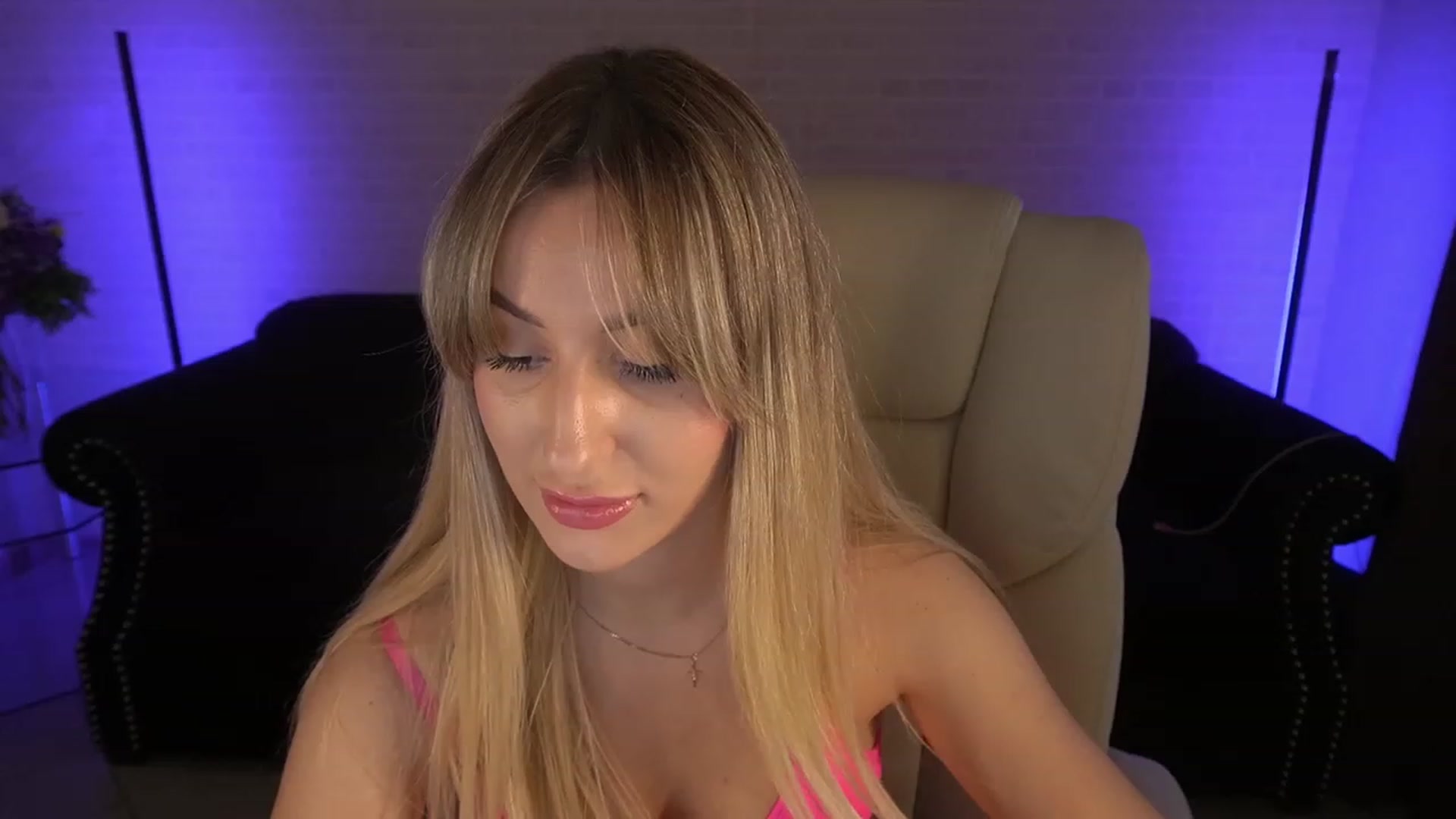 Gallery image thumbnail from LiaBrazzer's myfreecams stream on, 05/16/2023, 17:18 image 3 of 20
