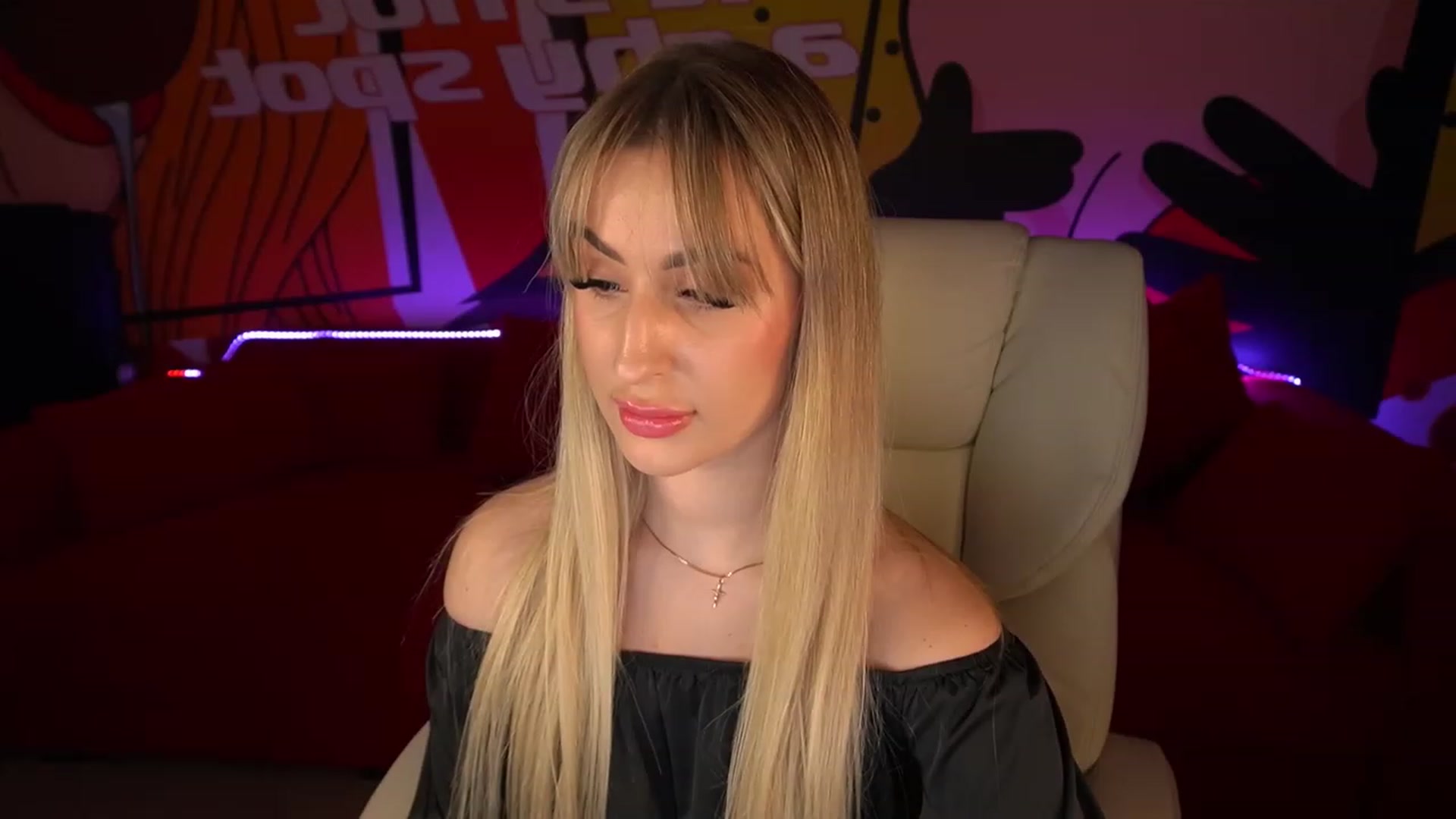 Gallery image thumbnail from LiaBrazzer's myfreecams stream on, 05/18/2023, 18:21 image 12 of 20