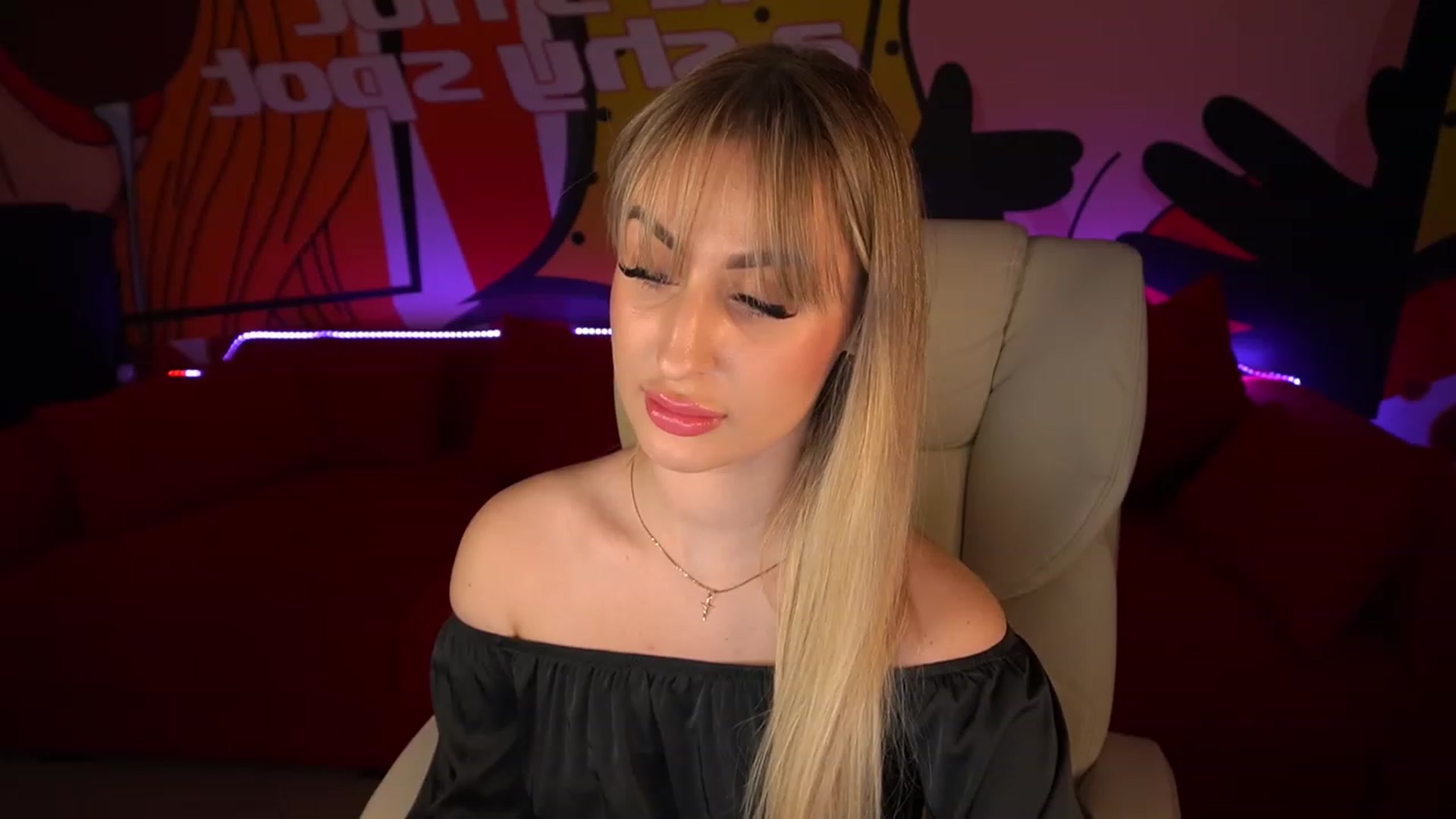 Gallery image thumbnail from LiaBrazzer's myfreecams stream on, 05/18/2023, 18:21 image 9 of 20