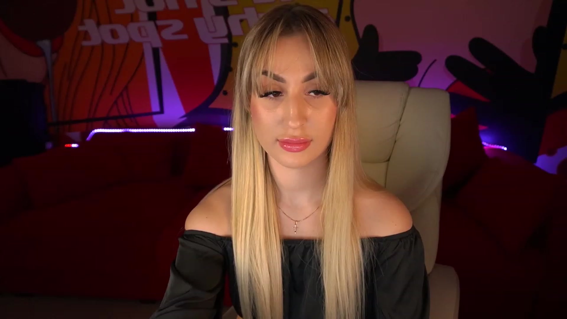 Gallery image thumbnail from LiaBrazzer's myfreecams stream on, 05/18/2023, 18:21 image 6 of 20