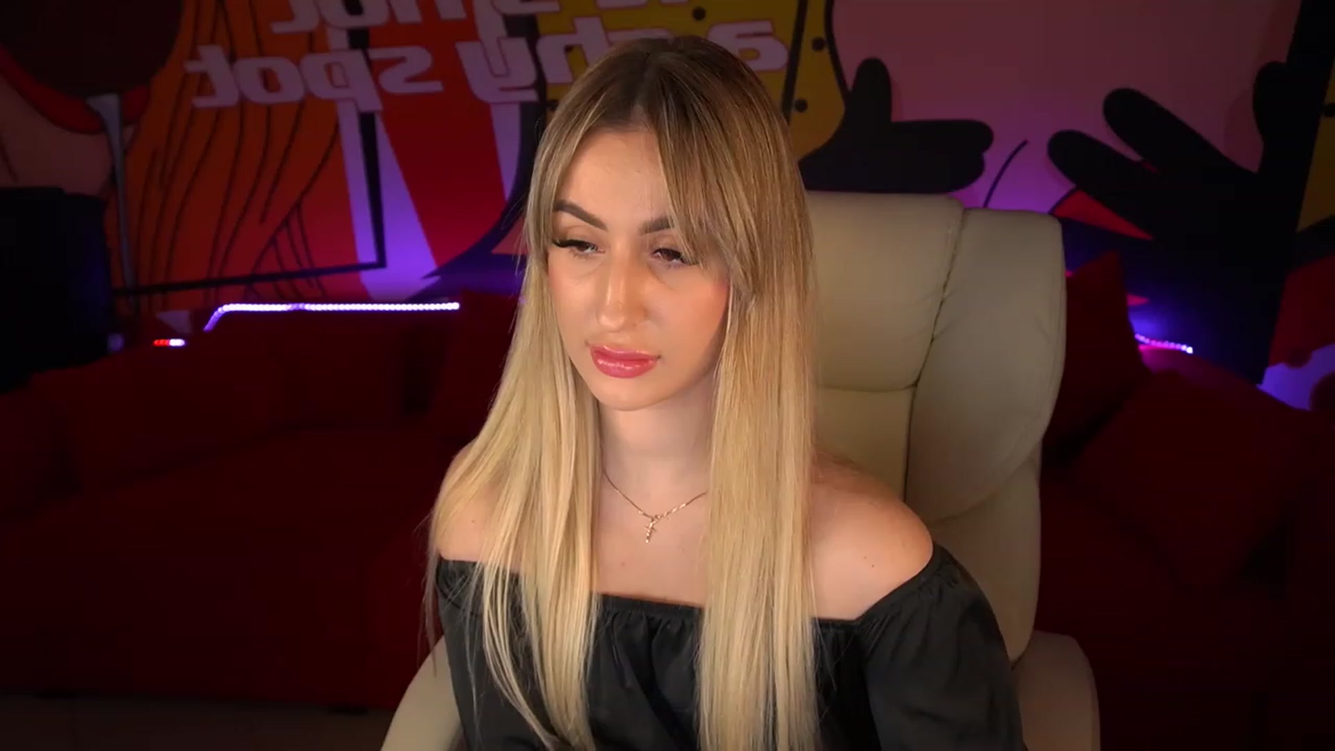 Gallery image thumbnail from LiaBrazzer's myfreecams stream on, 05/18/2023, 18:21 image 8 of 20