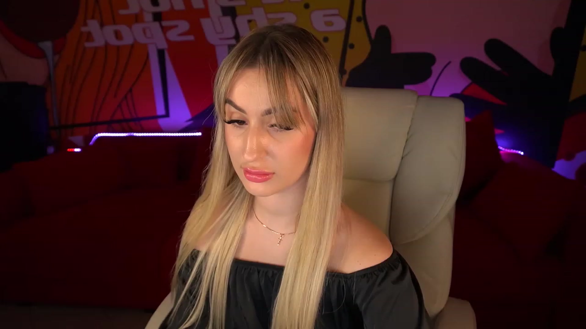 Gallery image thumbnail from LiaBrazzer's myfreecams stream on, 05/18/2023, 18:21 image 16 of 20