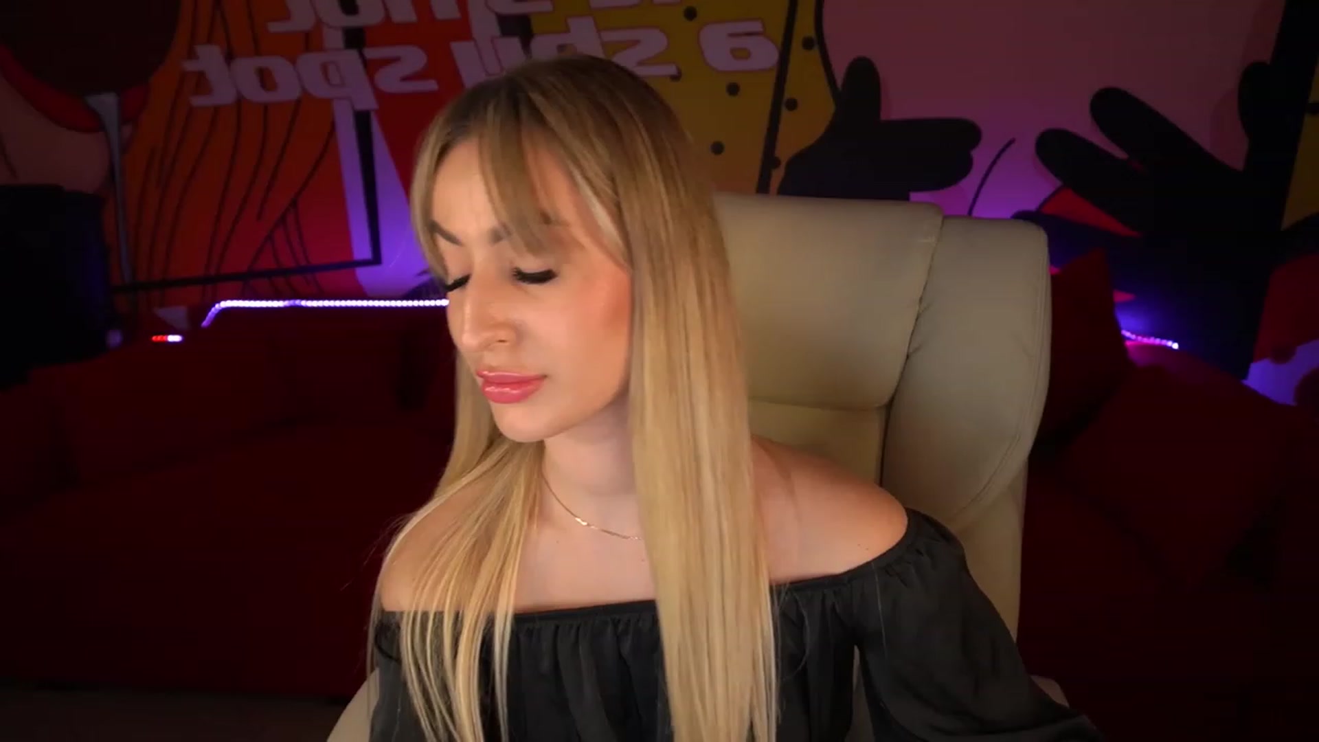 Gallery image thumbnail from LiaBrazzer's myfreecams stream on, 05/18/2023, 18:21 image 15 of 20