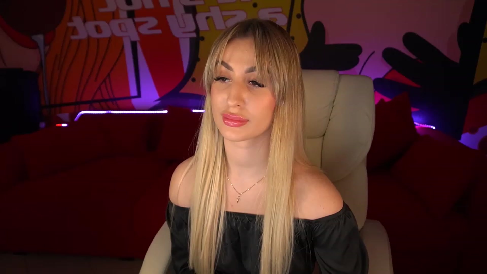 Gallery image thumbnail from LiaBrazzer's myfreecams stream on, 05/18/2023, 18:21 image 3 of 20
