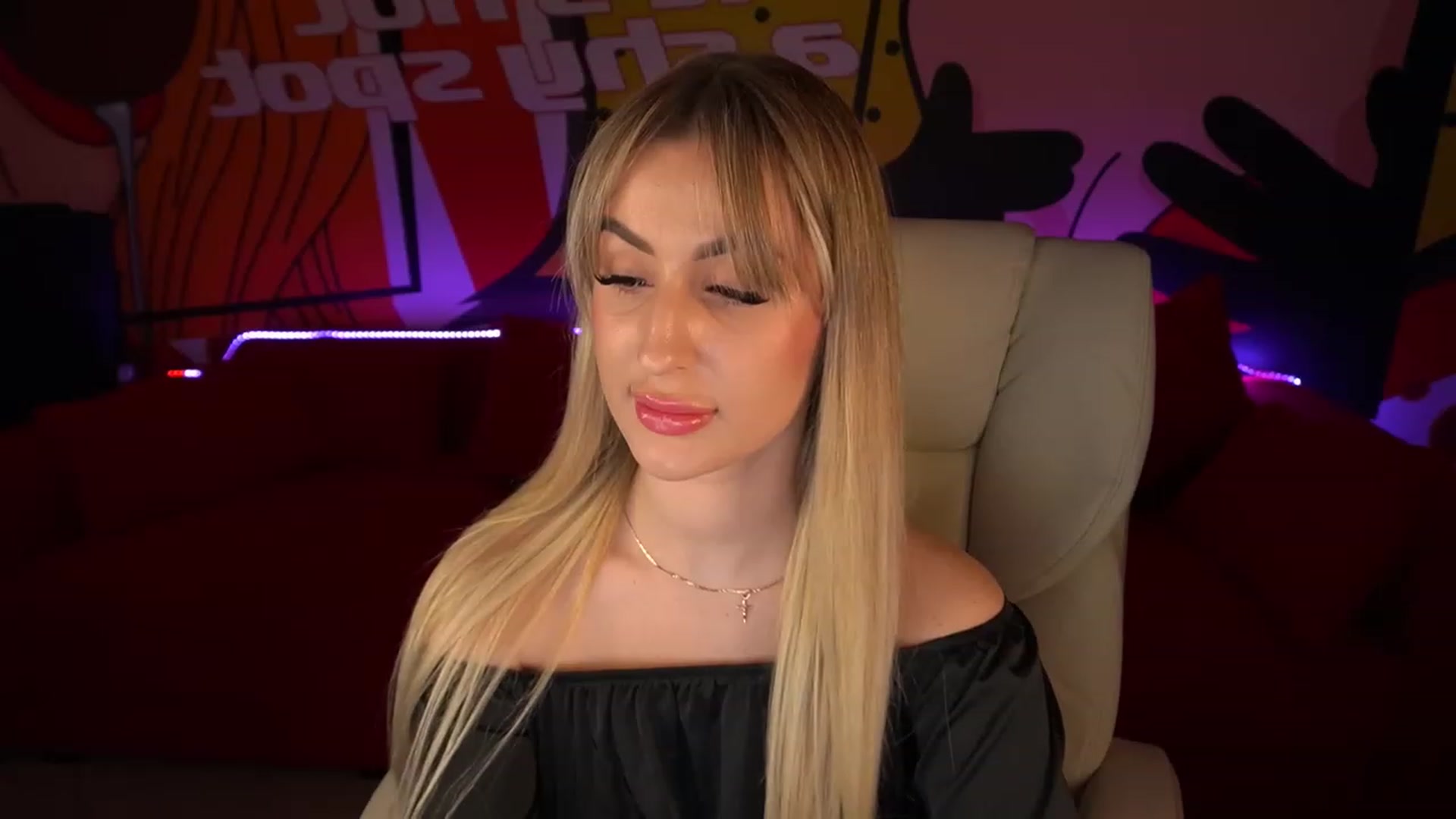 Gallery image thumbnail from LiaBrazzer's myfreecams stream on, 05/18/2023, 18:21 image 14 of 20