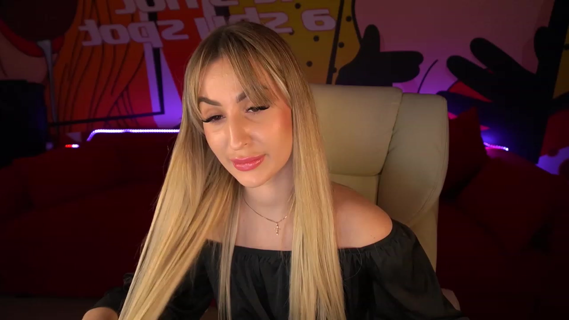 Gallery image thumbnail from LiaBrazzer's myfreecams stream on, 05/18/2023, 18:21 image 18 of 20