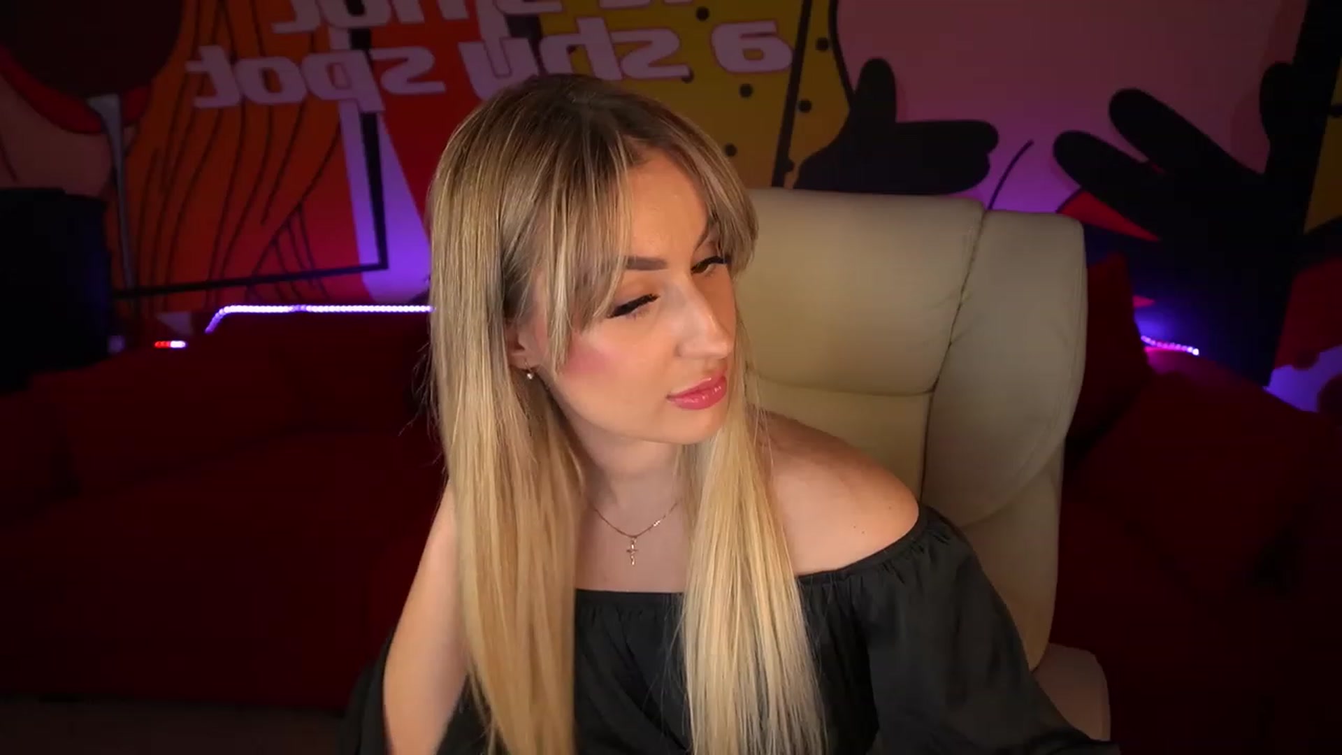 Gallery image thumbnail from LiaBrazzer's myfreecams stream on, 05/18/2023, 18:21 image 7 of 20