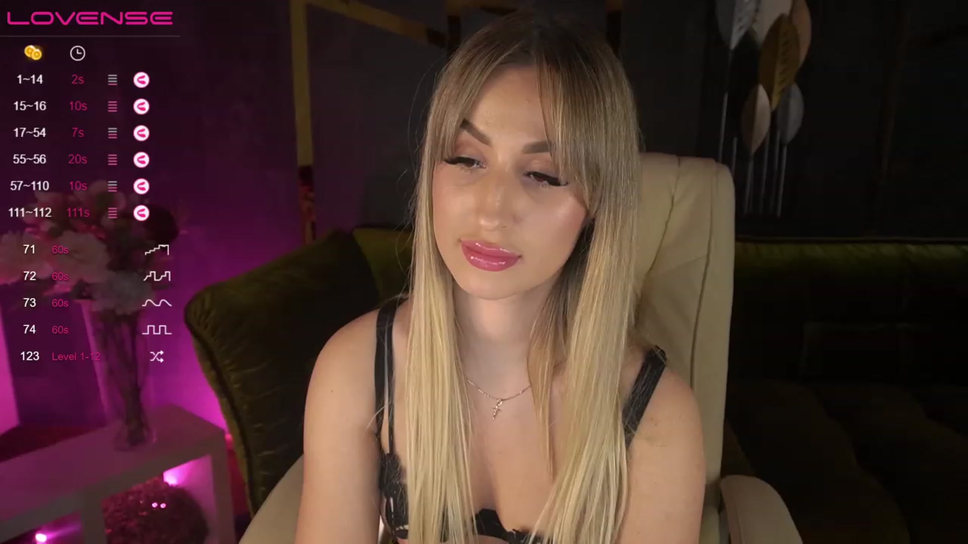 Gallery image thumbnail from LiaBrazzer's myfreecams stream on, 05/19/2023, 17:13 image 17 of 20