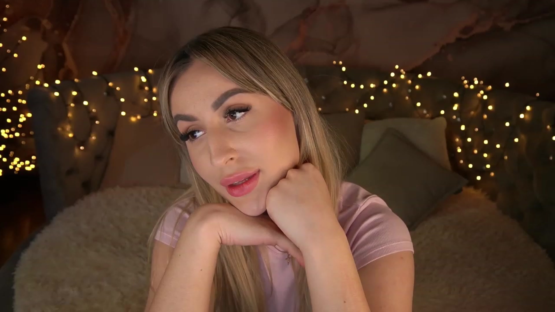 Gallery image thumbnail from LiaBrazzer's myfreecams stream on, 05/20/2023, 12:52 image 11 of 20