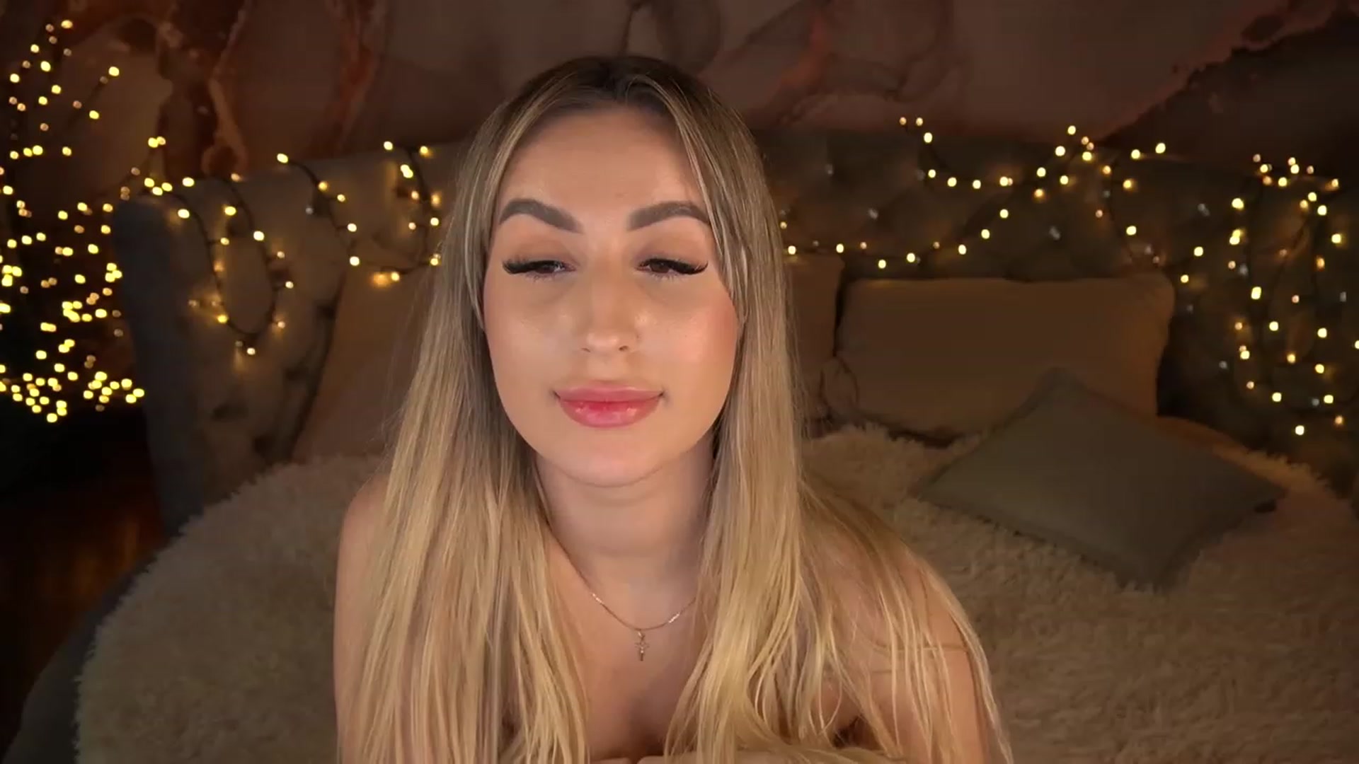 Gallery image thumbnail from LiaBrazzer's myfreecams stream on, 05/20/2023, 16:29 image 6 of 20