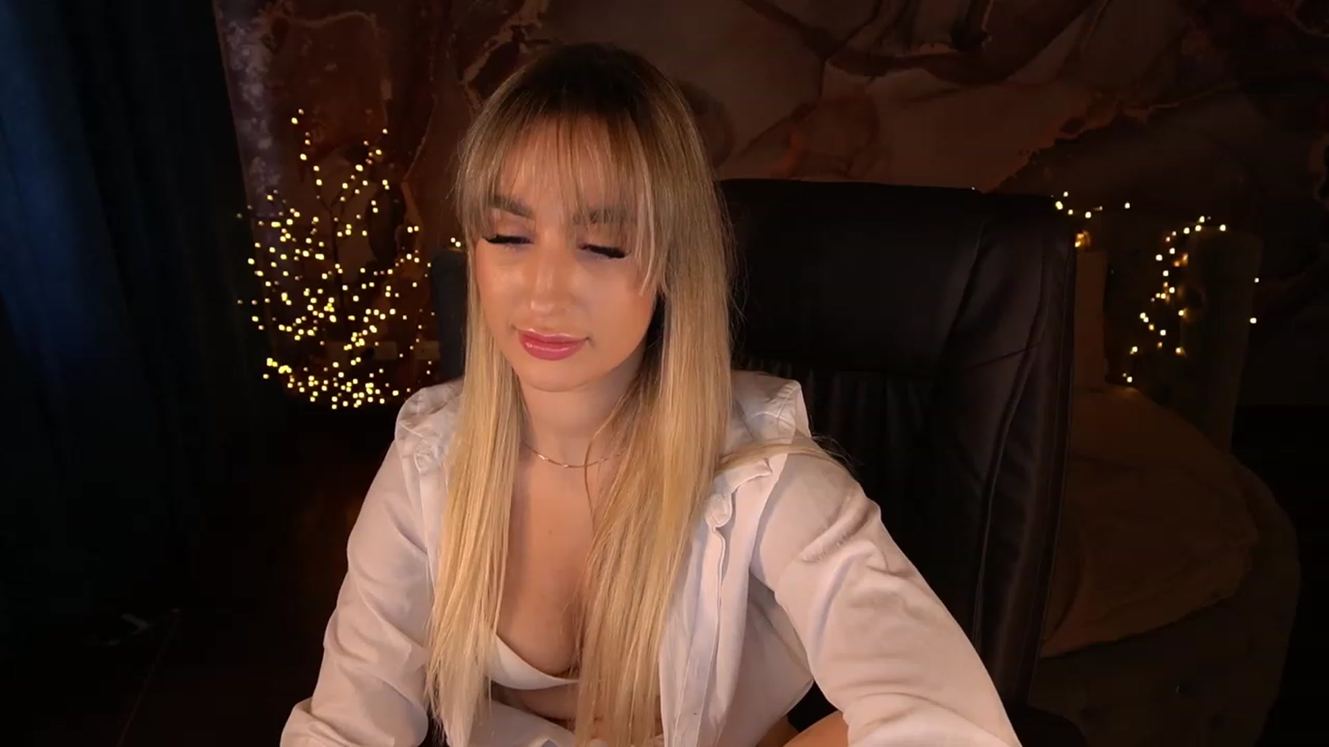 Gallery image thumbnail from LiaBrazzer's myfreecams stream on, 05/21/2023, 12:04 image 20 of 20