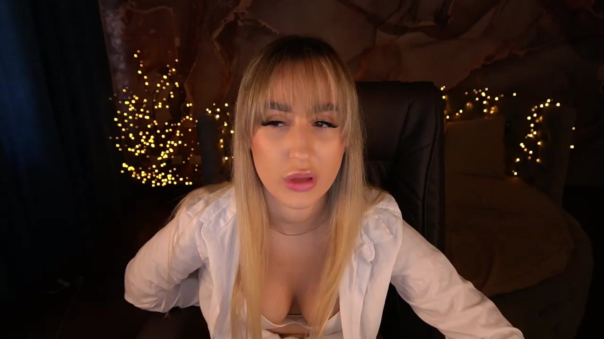 Gallery image thumbnail from LiaBrazzer's myfreecams stream on, 05/21/2023, 12:04 image 13 of 20