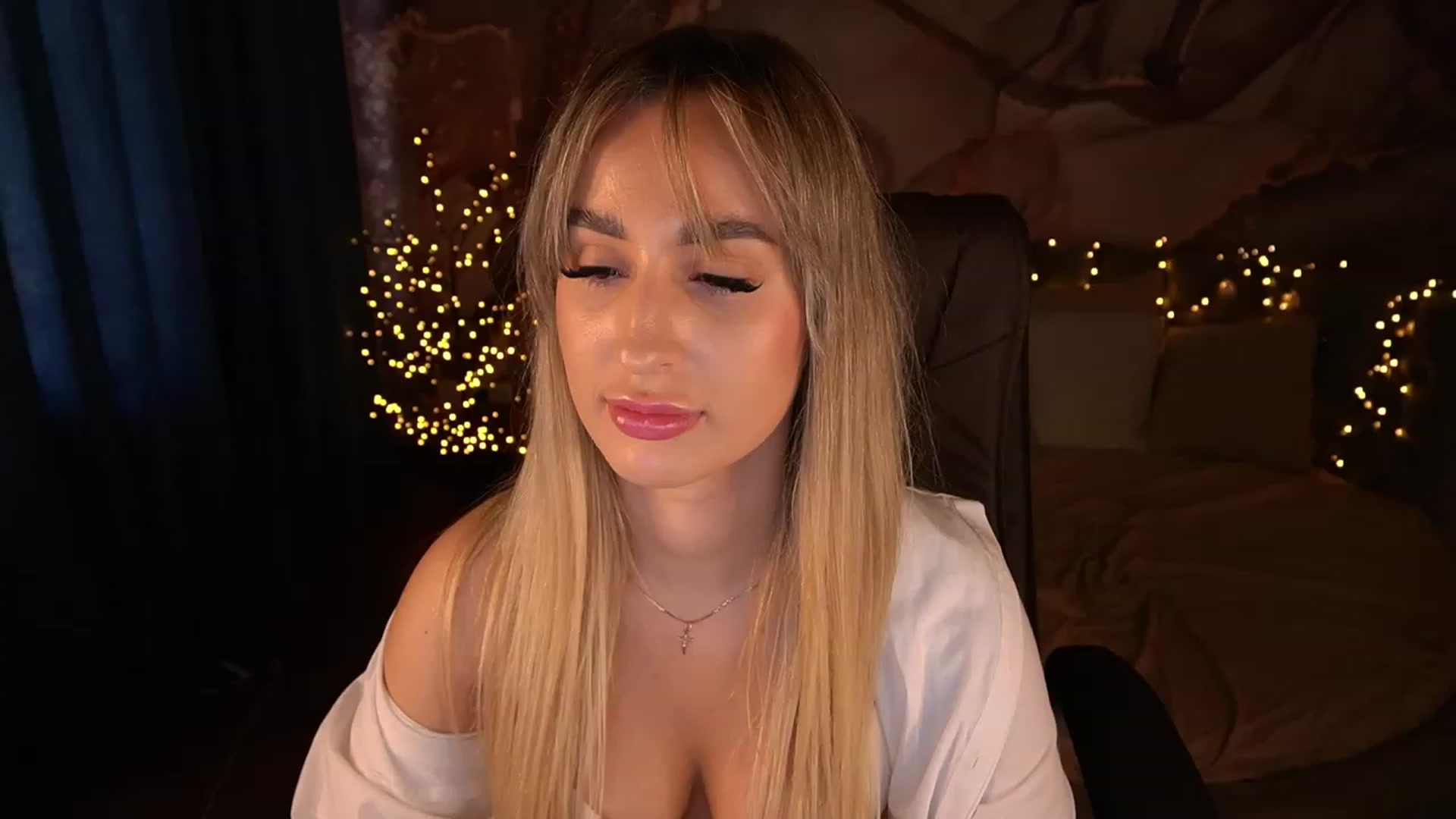 Gallery image thumbnail from LiaBrazzer's myfreecams stream on, 05/21/2023, 14:28 image 7 of 20