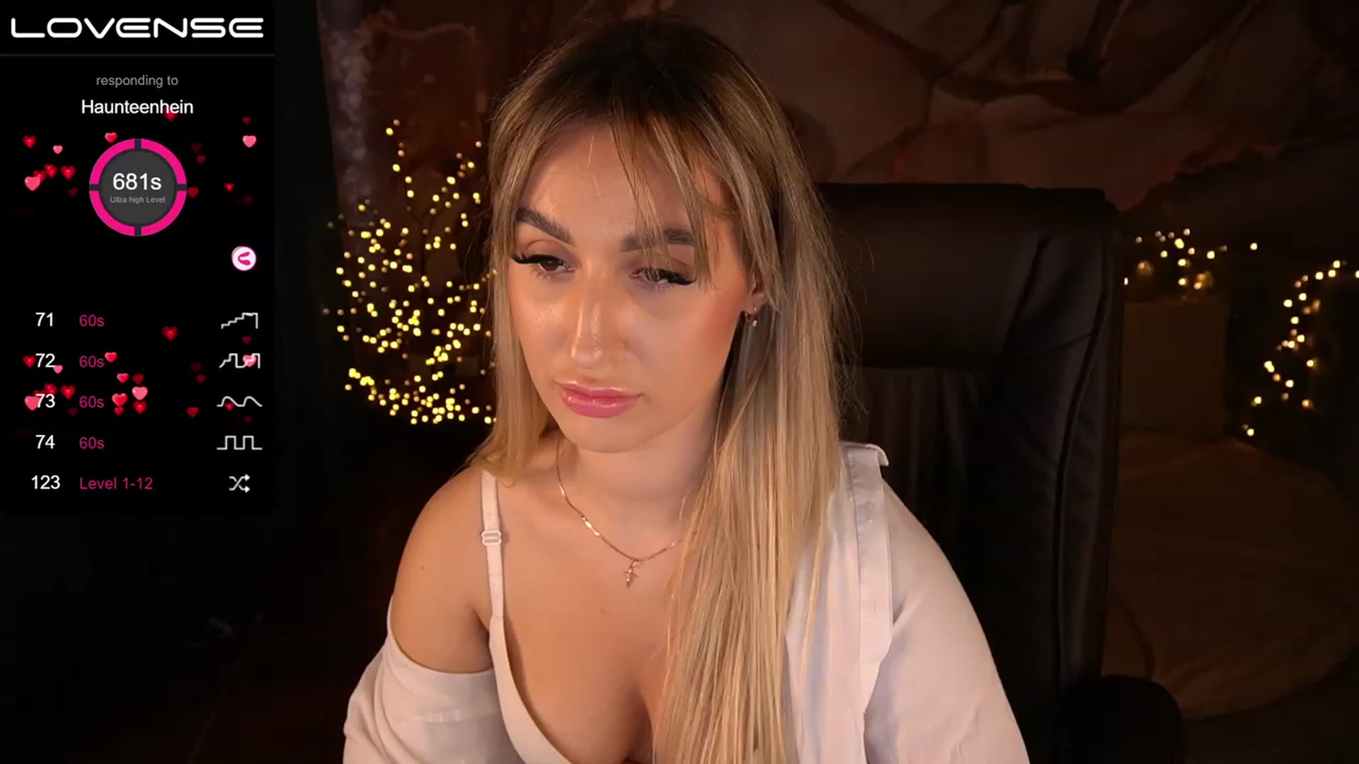 Gallery image thumbnail from LiaBrazzer's myfreecams stream on, 05/21/2023, 14:28 image 19 of 20