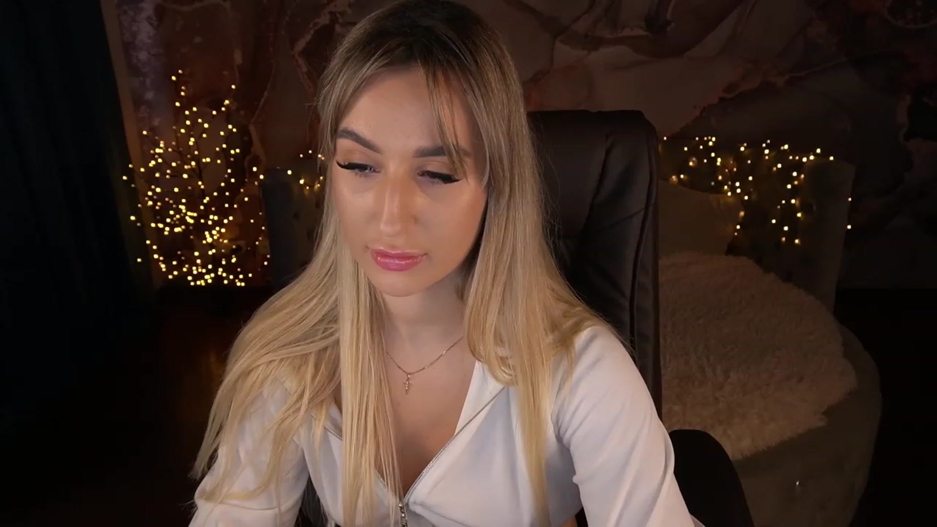 Gallery image thumbnail from LiaBrazzer's myfreecams stream on, 05/23/2023, 16:03 image 20 of 20