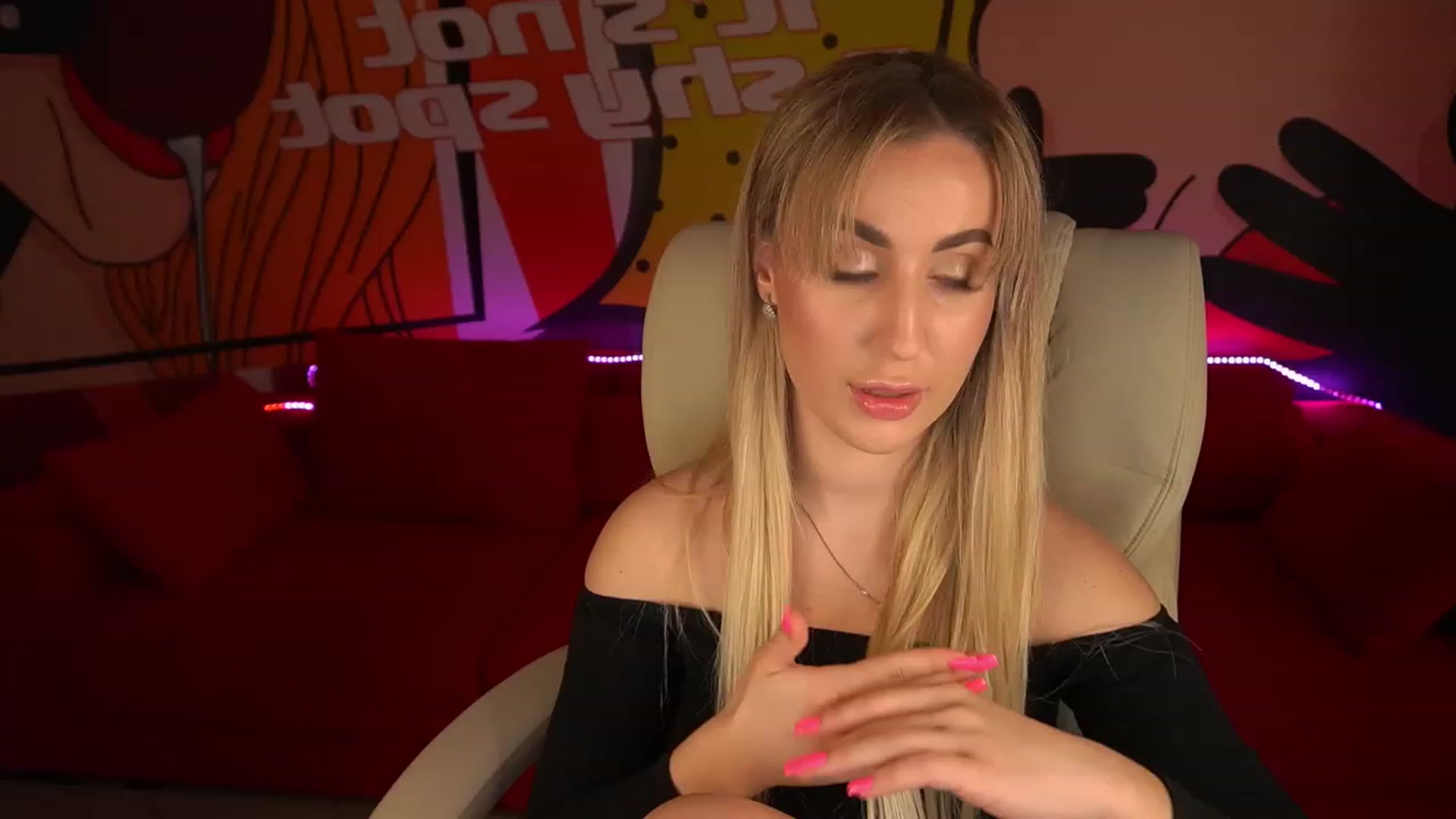 Gallery image thumbnail from LiaBrazzer's myfreecams stream on, 05/27/2023, 10:25 image 12 of 20