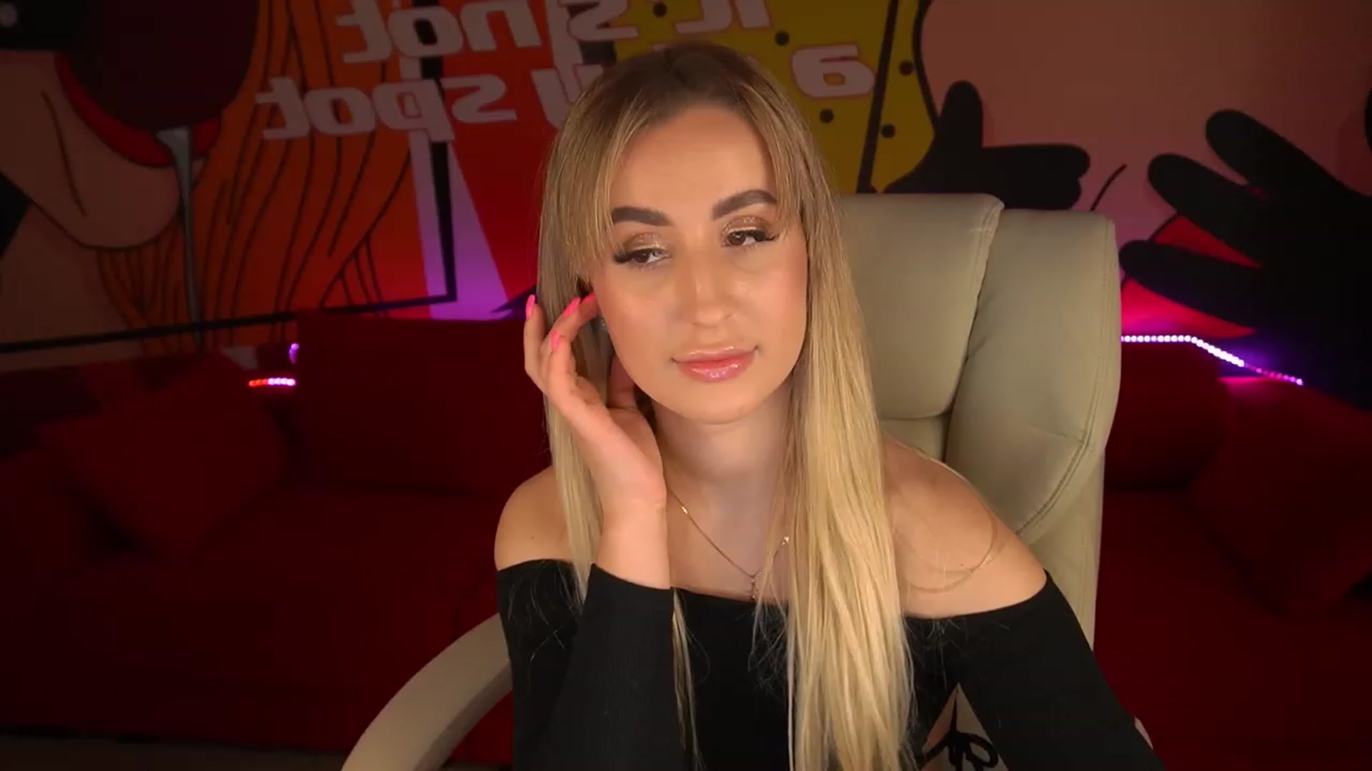 Gallery image thumbnail from LiaBrazzer's myfreecams stream on, 05/27/2023, 10:25 image 8 of 20