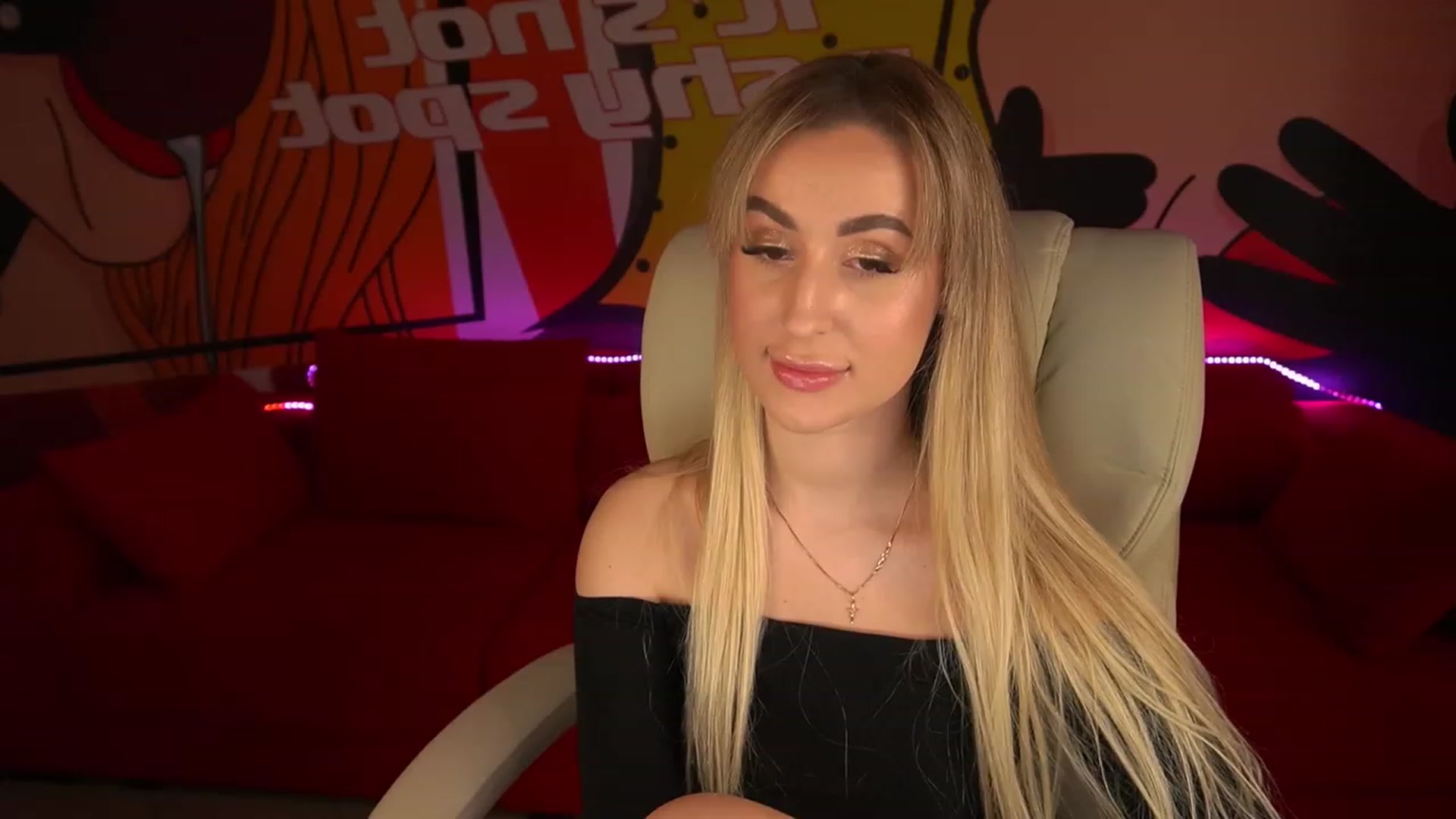 Gallery image thumbnail from LiaBrazzer's myfreecams stream on, 05/27/2023, 10:25 image 13 of 20