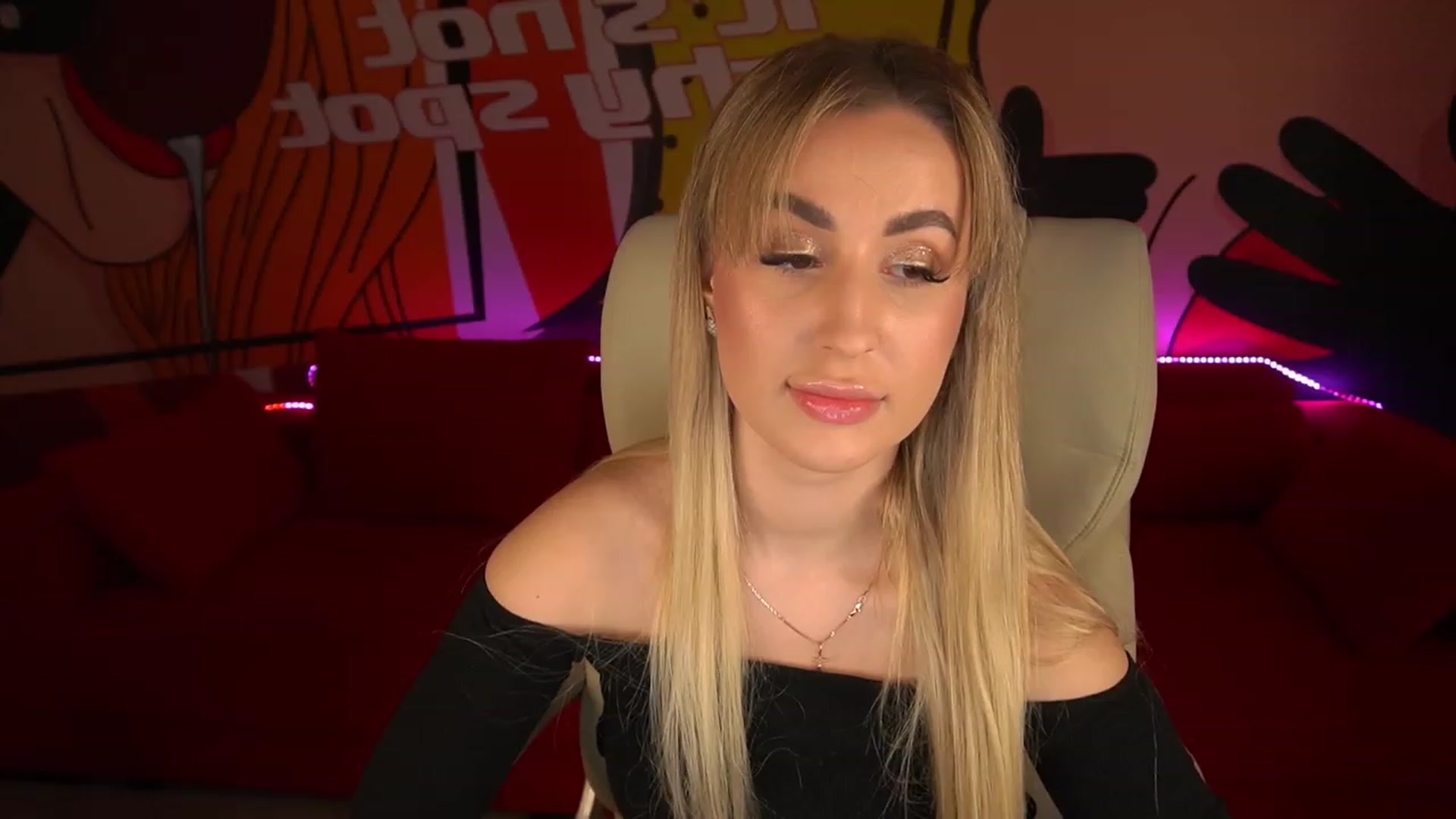 Gallery image thumbnail from LiaBrazzer's myfreecams stream on, 05/27/2023, 10:25 image 3 of 20
