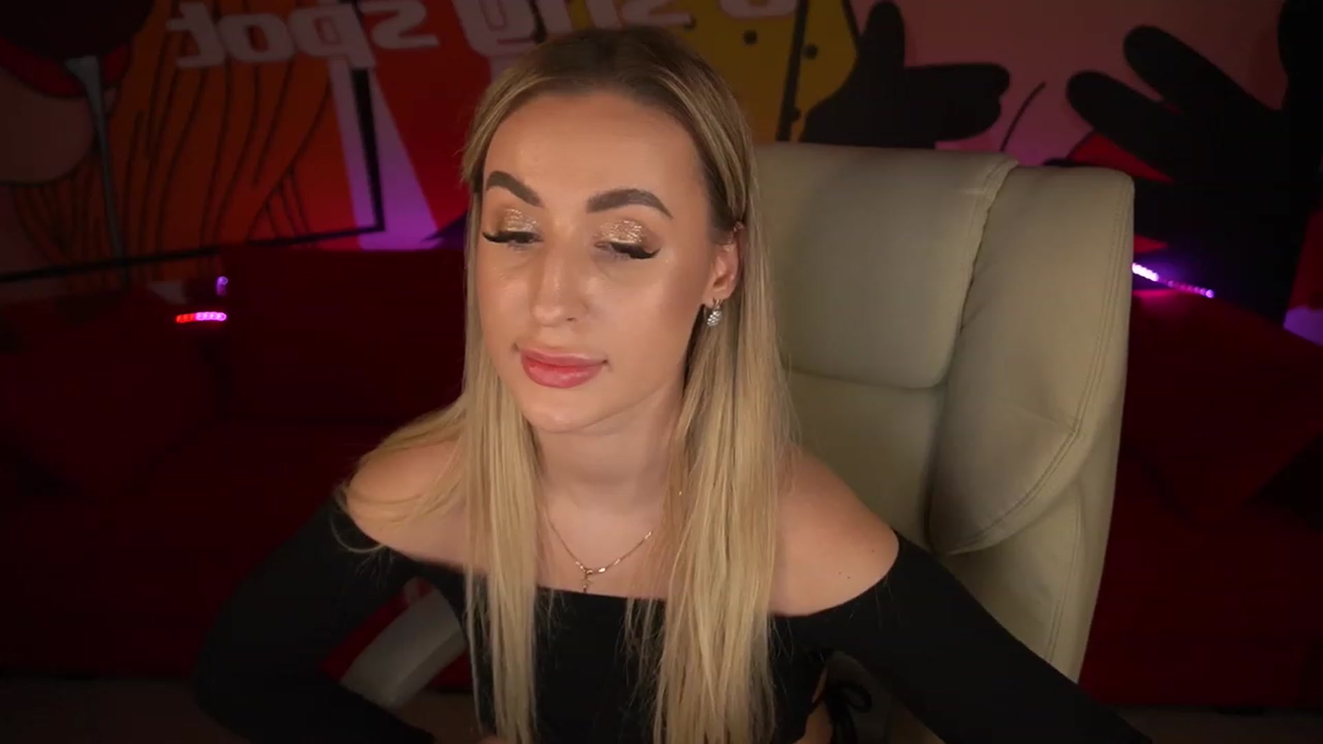 Gallery image thumbnail from LiaBrazzer's myfreecams stream on, 05/27/2023, 13:23 image 19 of 20