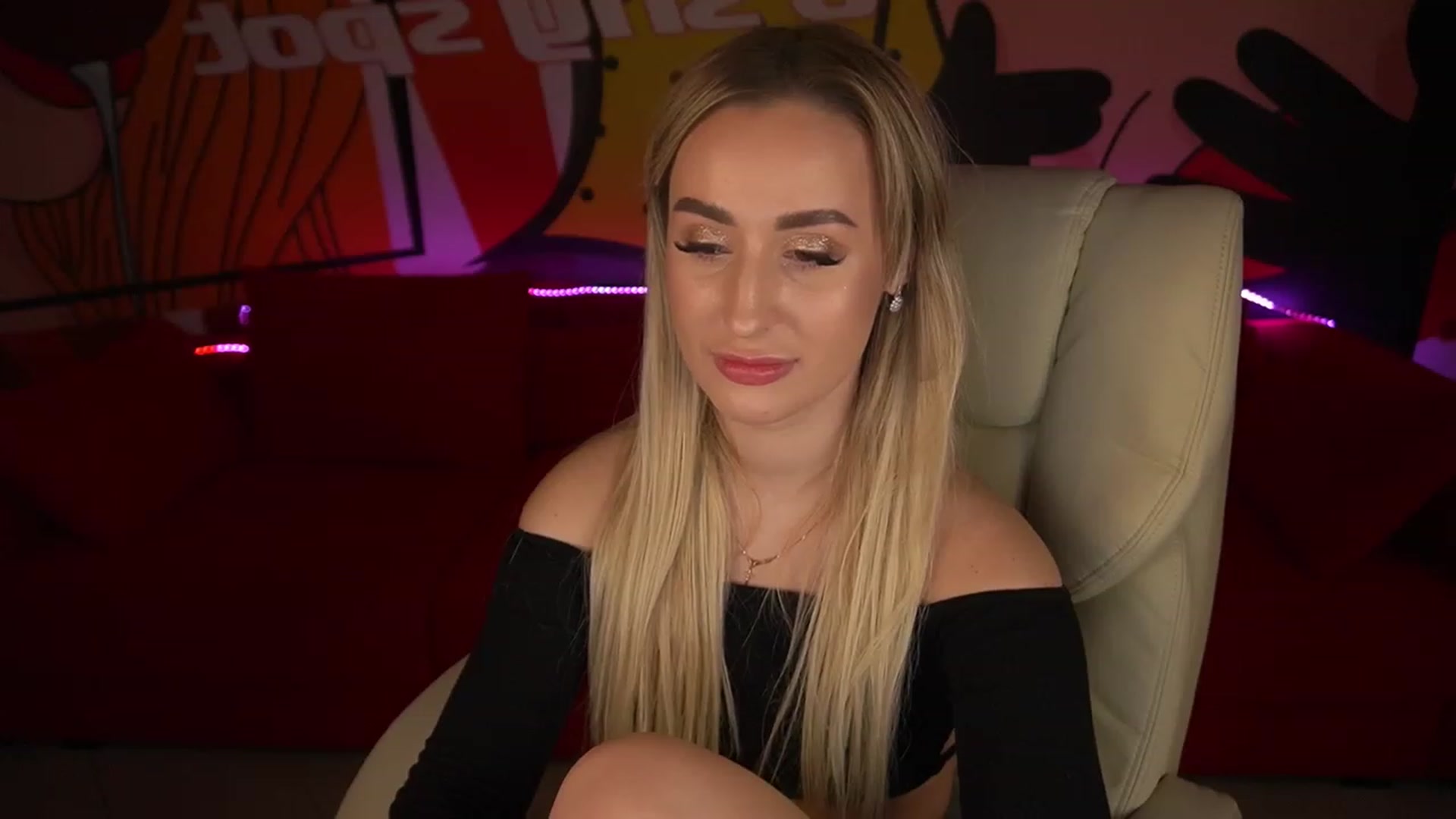 Gallery image thumbnail from LiaBrazzer's myfreecams stream on, 05/27/2023, 13:23 image 11 of 20