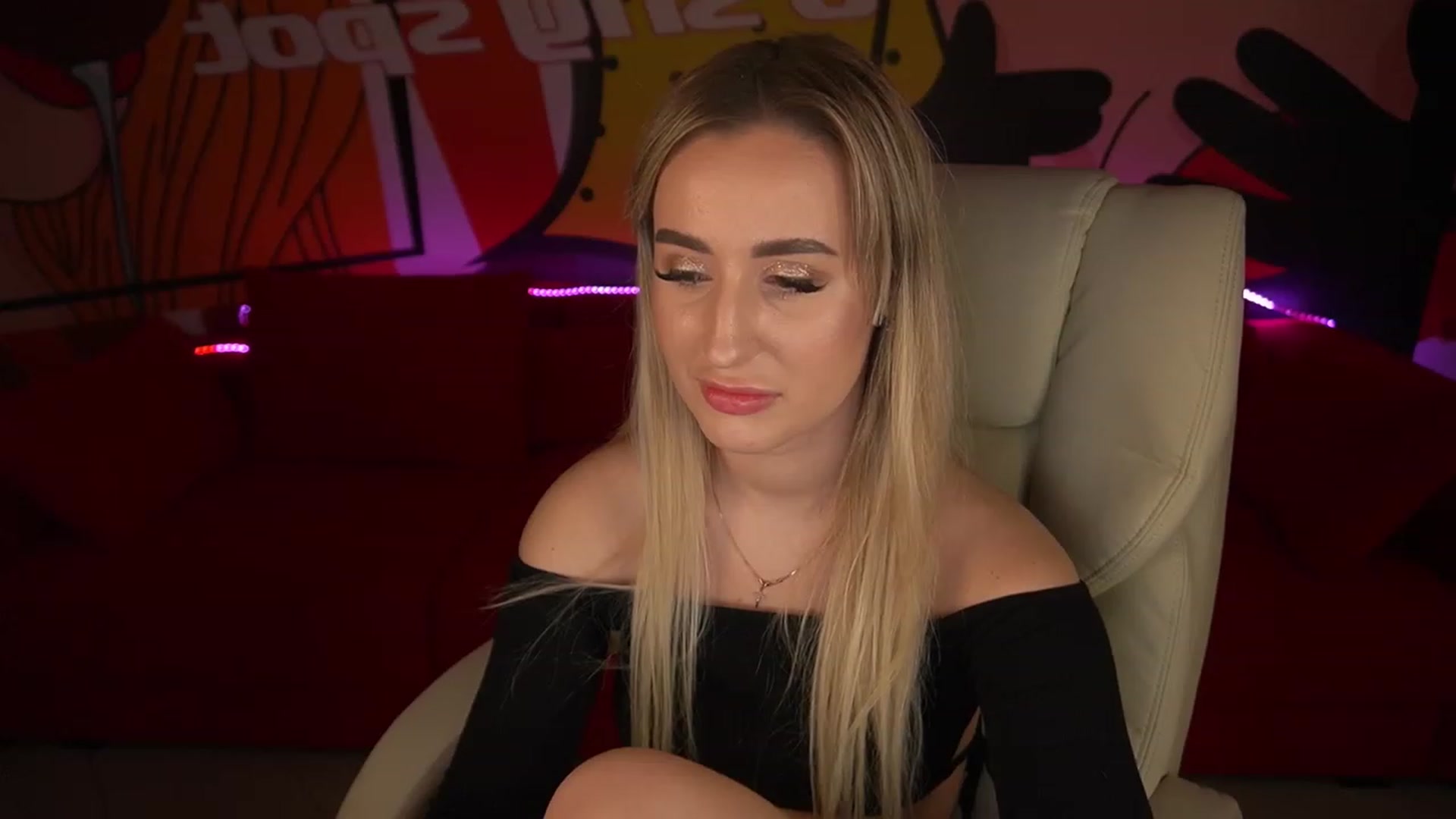 Gallery image thumbnail from LiaBrazzer's myfreecams stream on, 05/27/2023, 13:23 image 15 of 20