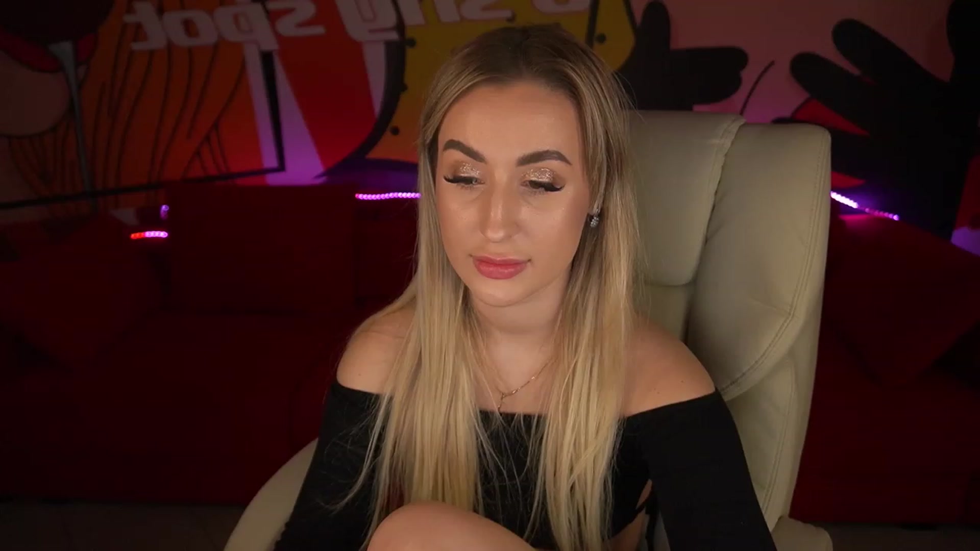Gallery image thumbnail from LiaBrazzer's myfreecams stream on, 05/27/2023, 13:23 image 13 of 20