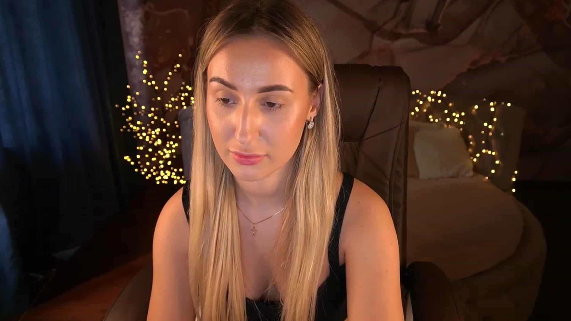 Gallery image thumbnail from LiaBrazzer's myfreecams stream on, 06/03/2023, 13:12 image 15 of 20