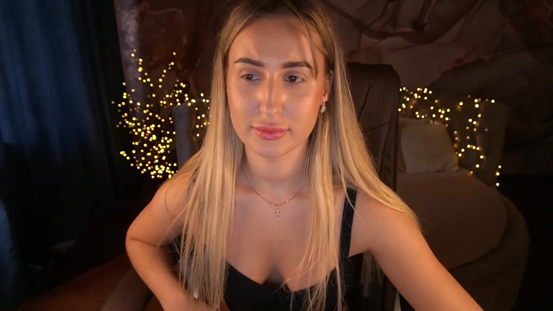 Gallery image thumbnail from LiaBrazzer's myfreecams stream on, 06/03/2023, 13:12 image 14 of 20