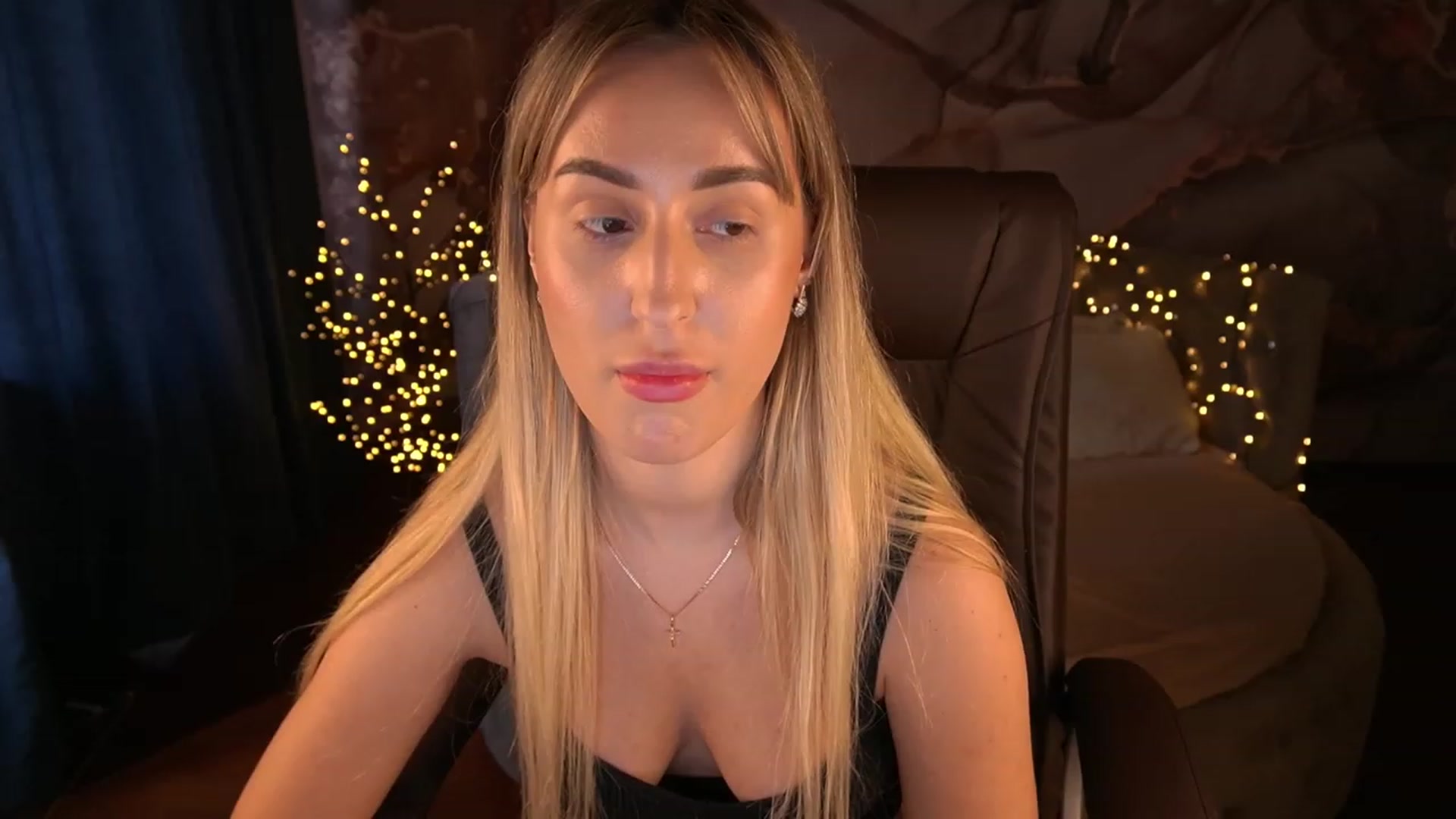 Gallery image thumbnail from LiaBrazzer's myfreecams stream on, 06/03/2023, 13:12 image 3 of 20