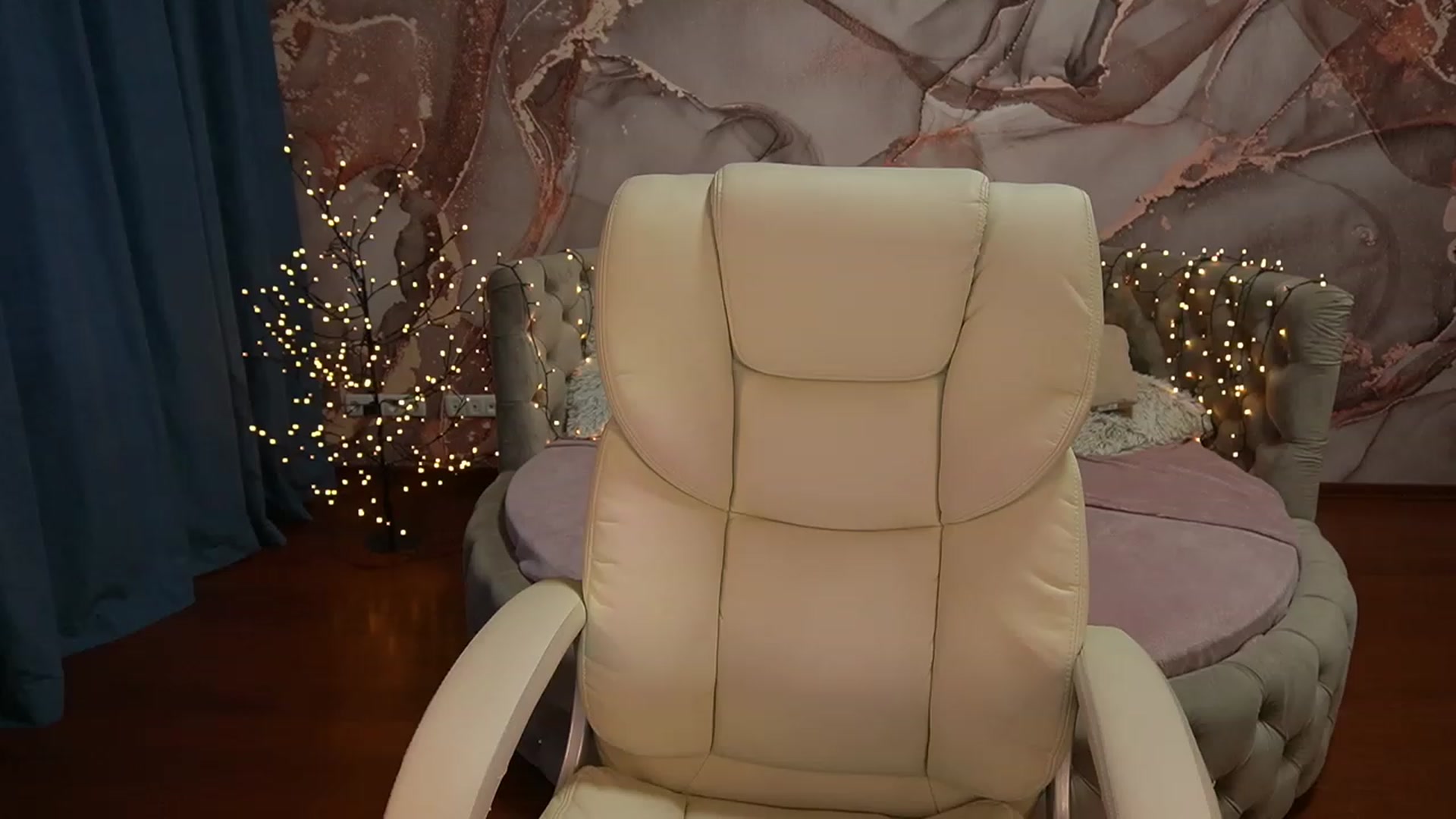 Gallery image thumbnail from LiaBrazzer's myfreecams stream on, 06/18/2023, 17:03 image 1 of 20