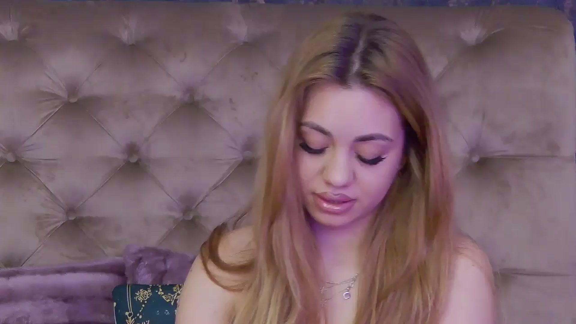 Gallery image thumbnail from LiaCharm's myfreecams stream on, 01/07/2025, 07:09 image 14 of 20