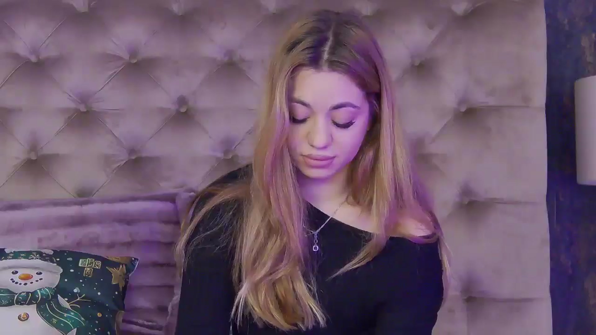 Gallery image thumbnail from LiaCharm's myfreecams stream on, 01/09/2025, 08:03 image 2 of 20