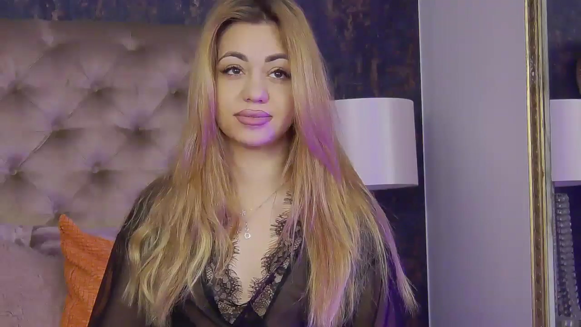 Gallery image thumbnail from LiaCharm's myfreecams stream on, 01/21/2025, 07:28 image 19 of 20