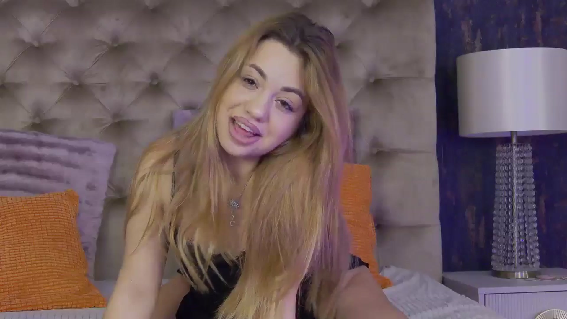 Gallery image thumbnail from LiaCharm's myfreecams stream on, 02/08/2025, 09:01 image 14 of 20