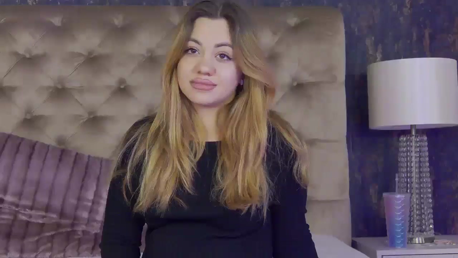 Gallery image thumbnail from LiaCharm's myfreecams stream on, 04/28/2025, 08:22 image 6 of 20